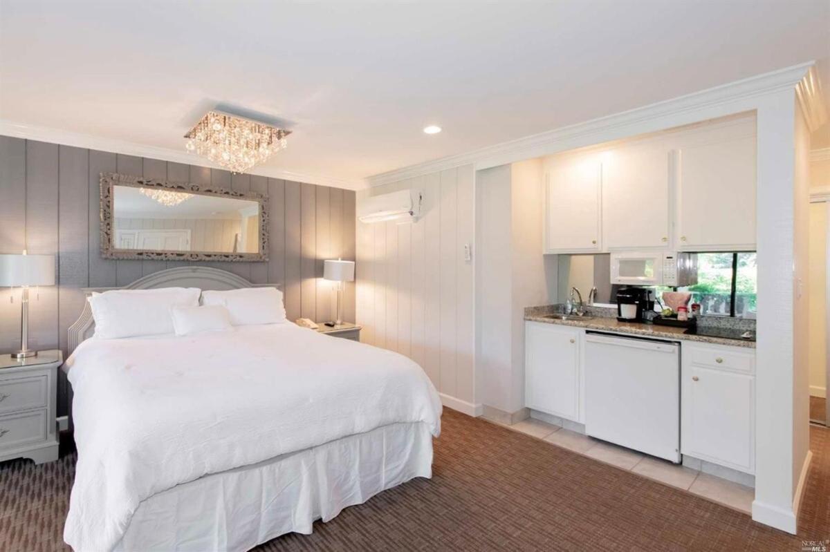 1 bed - 1 bath - Silverado Resort Experience view 3