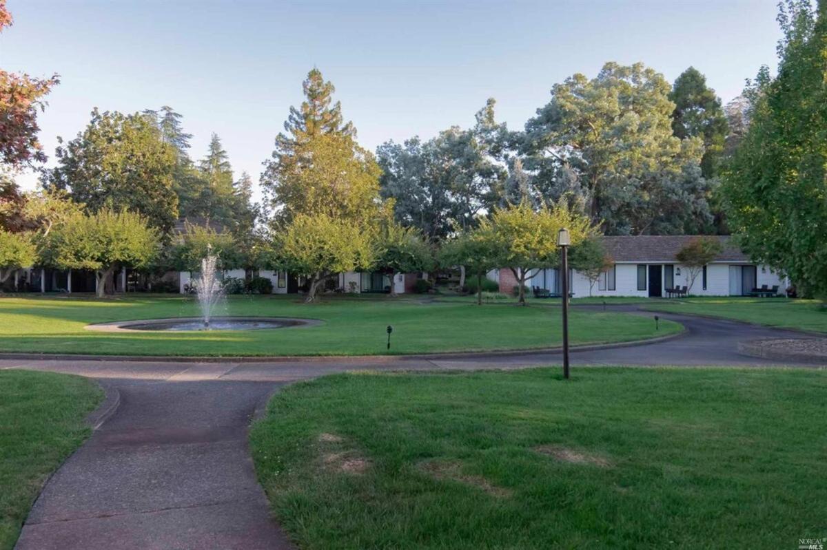 1 bed - 1 bath - Silverado Resort Experience view 4