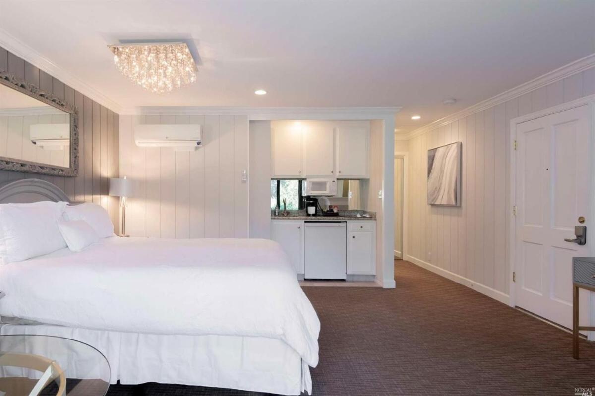 1 bed - 1 bath - Silverado Resort Experience view 2