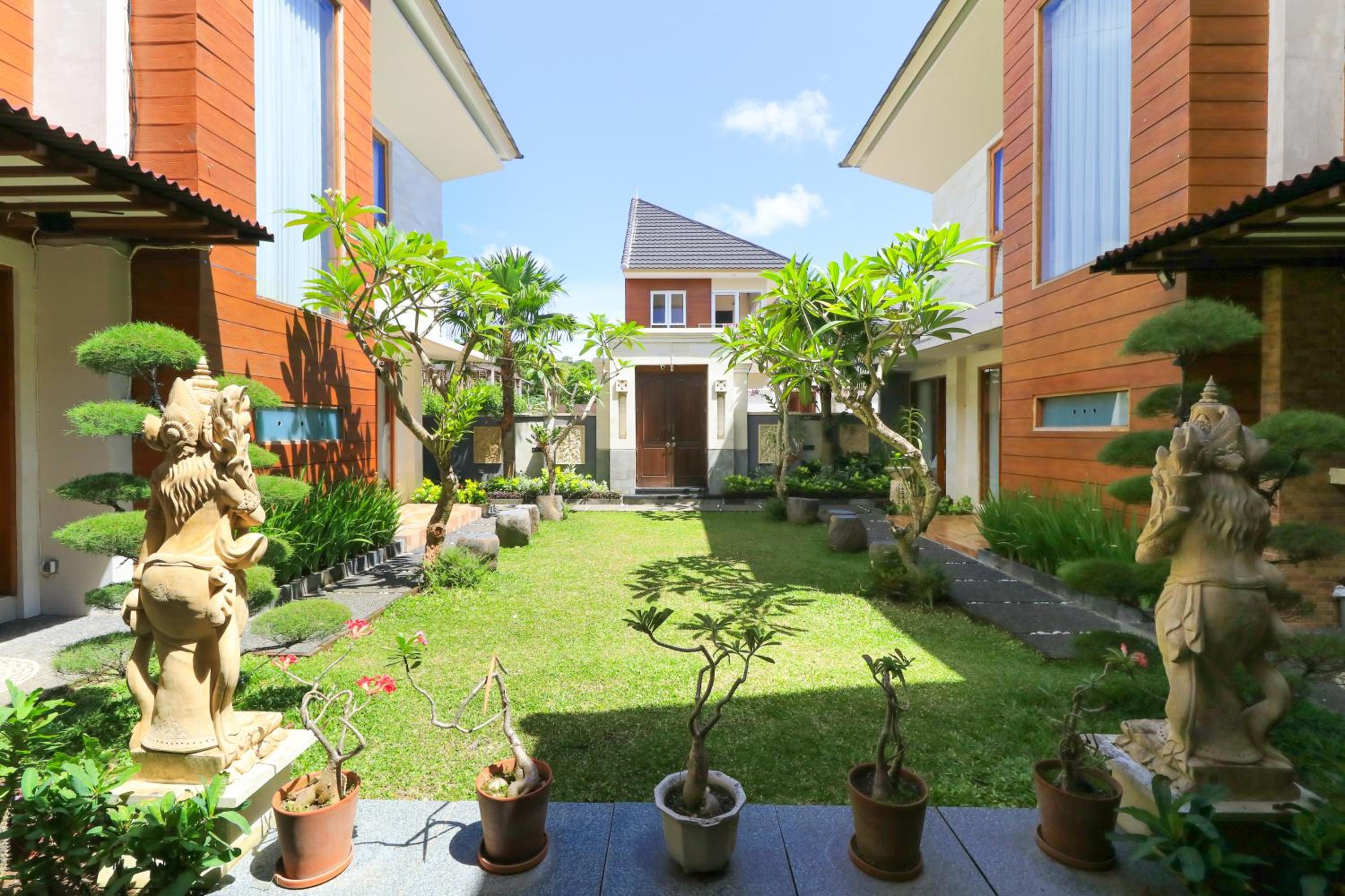 Royal Majesty Villas Jimbaran view 2