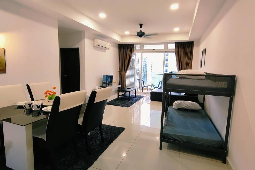 KSL City Mall D'Esplanade Apt 10min to CIQ, near to Legoland
