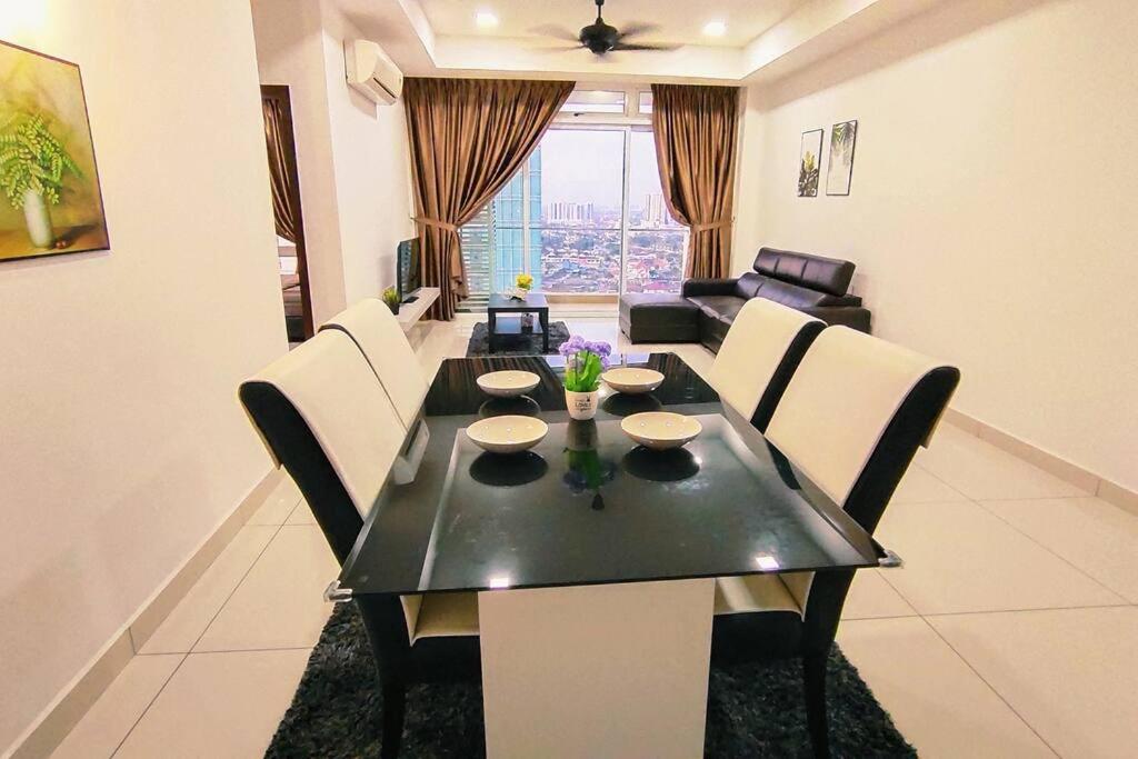 KSL City Mall D'Esplanade Apt 10min to CIQ, near to Legoland