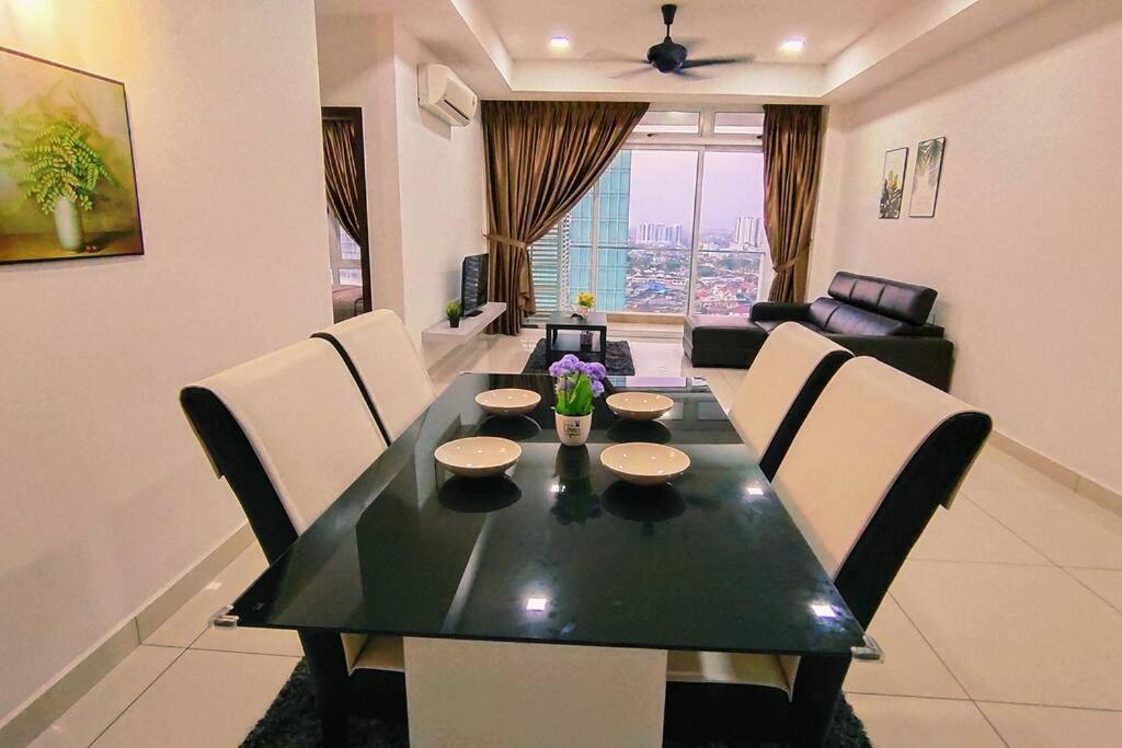 KSL City Mall D'Esplanade Apt 10min to CIQ, near to Legoland