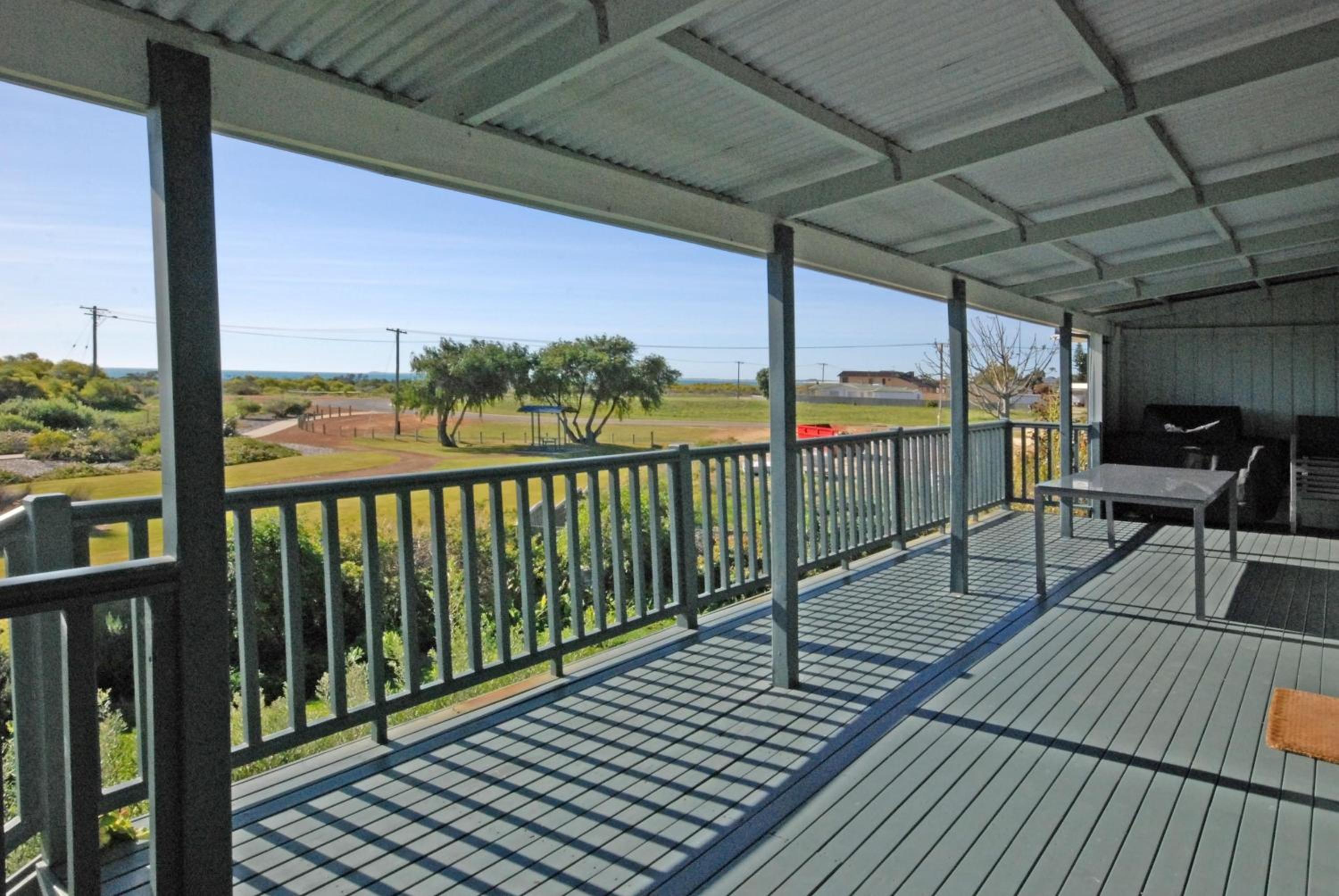 Beachfront Cottage on the Park