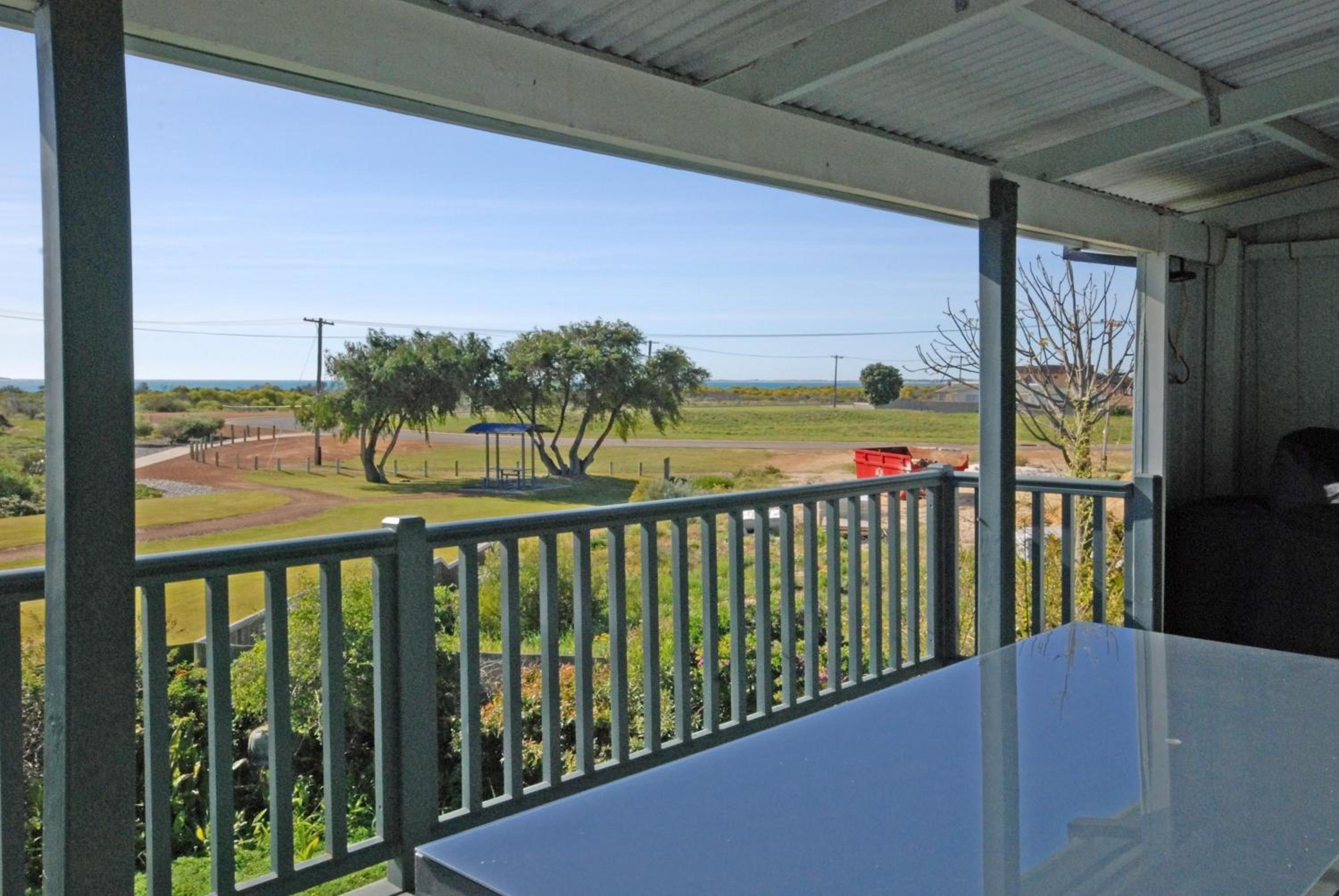 Beachfront Cottage on the Park