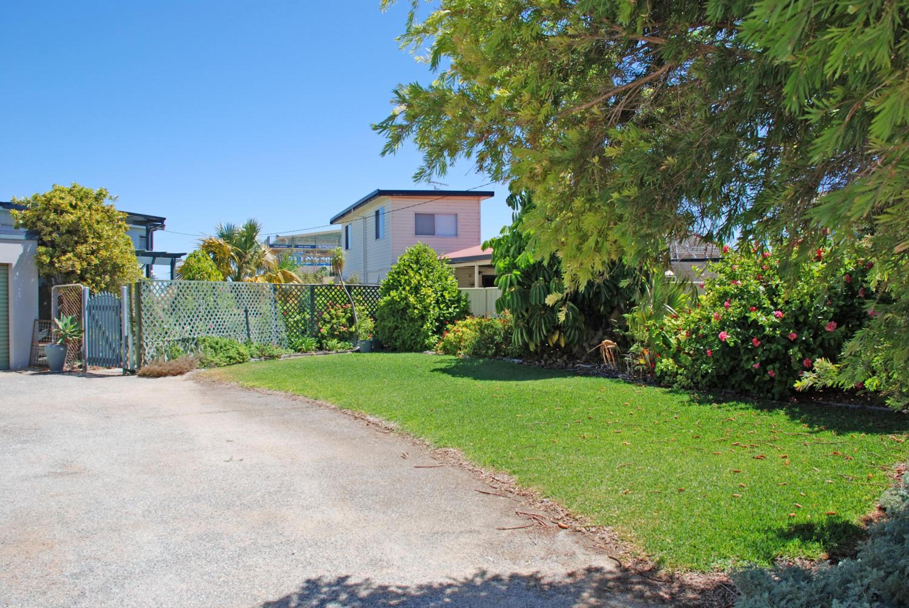 Beachfront Cottage on the Park