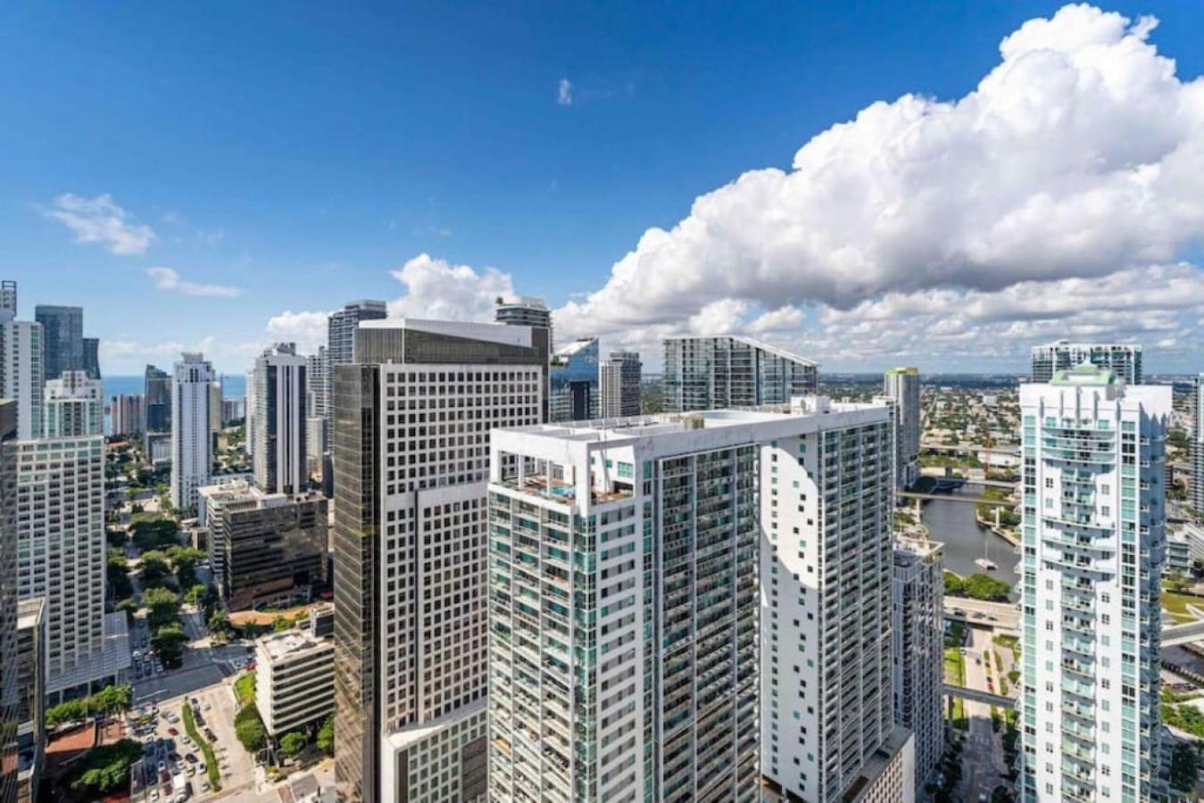 Modern 1 Bed ICON Brickell with Amazing Views