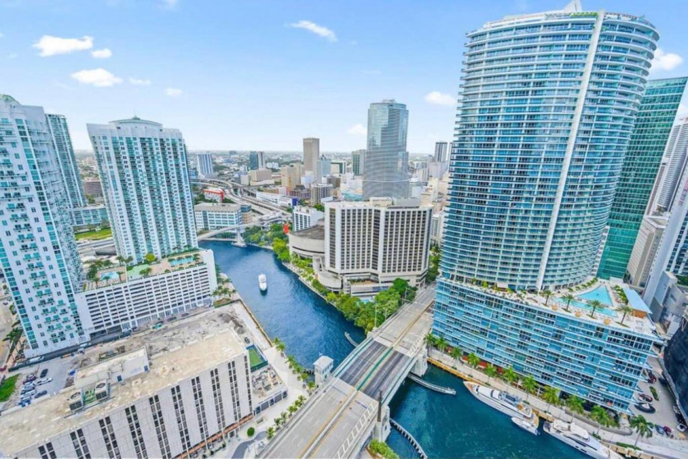 Modern 1 Bed ICON Brickell with Amazing Views