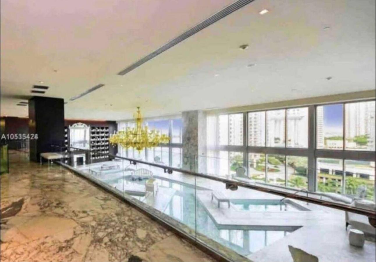 Modern 1 Bed ICON Brickell with Amazing Views
