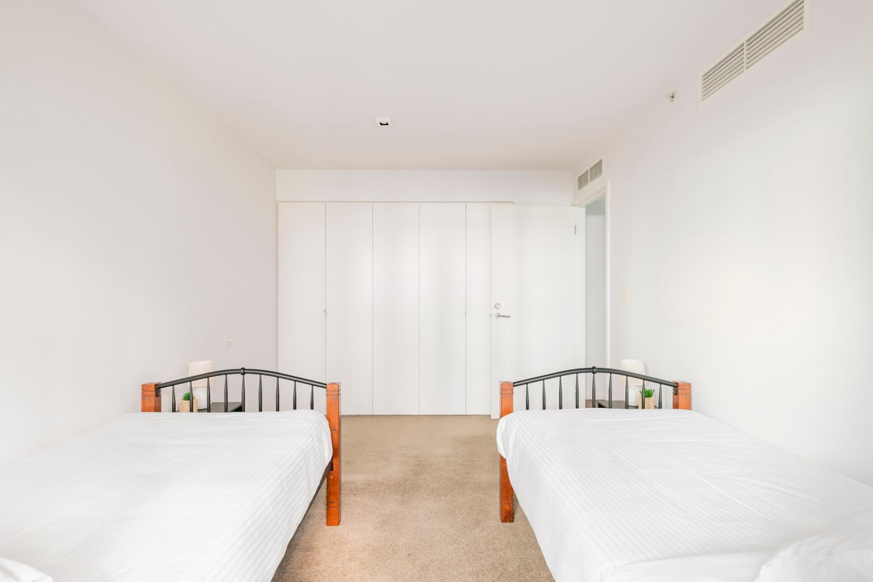 Luxury 3-Storey Loft with free parking on premises