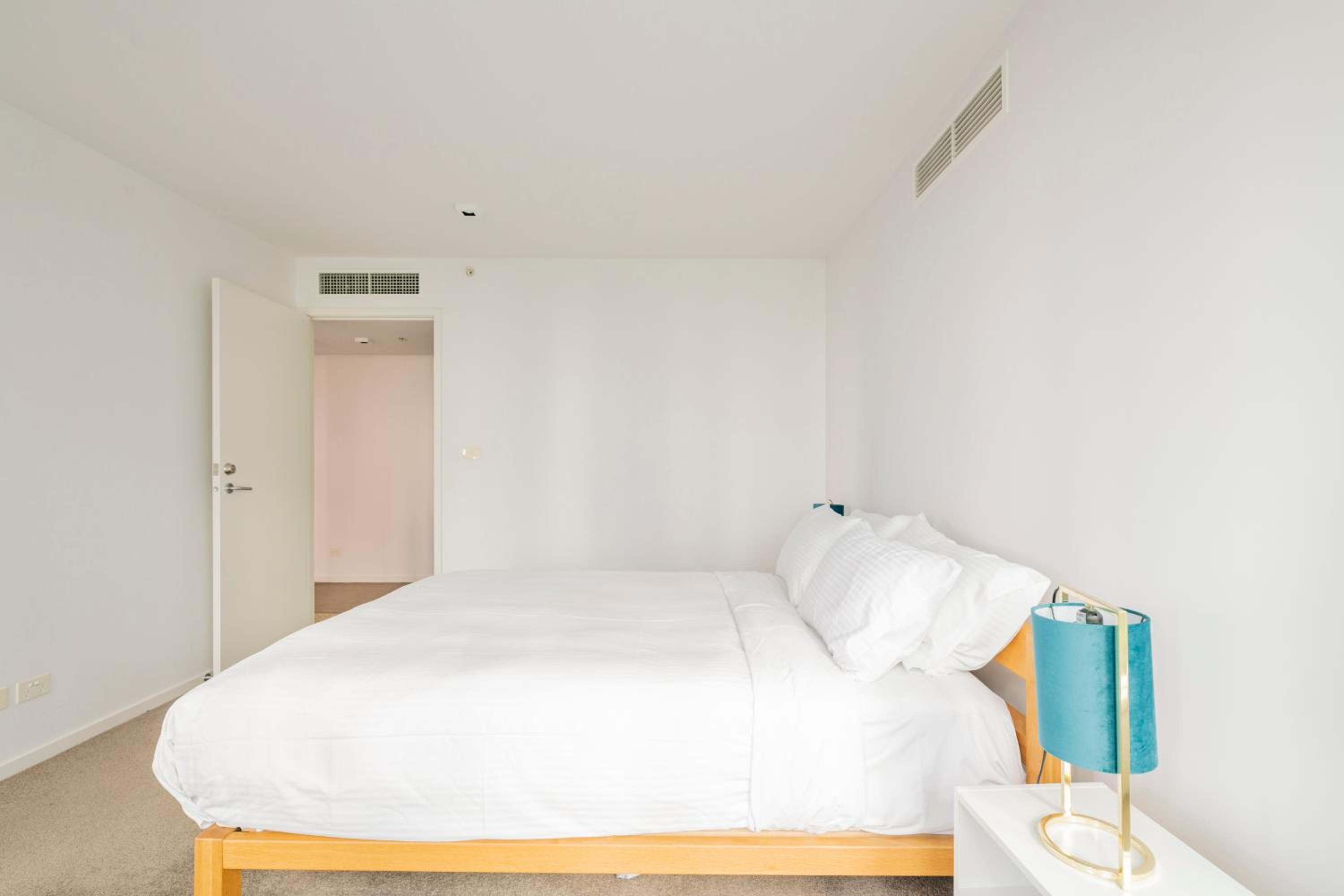 Luxury 3-Storey Loft with free parking on premises