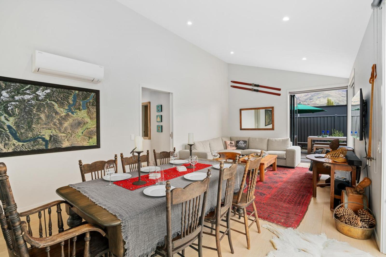 Carefree on Cleland - Wanaka Holiday Home view 4