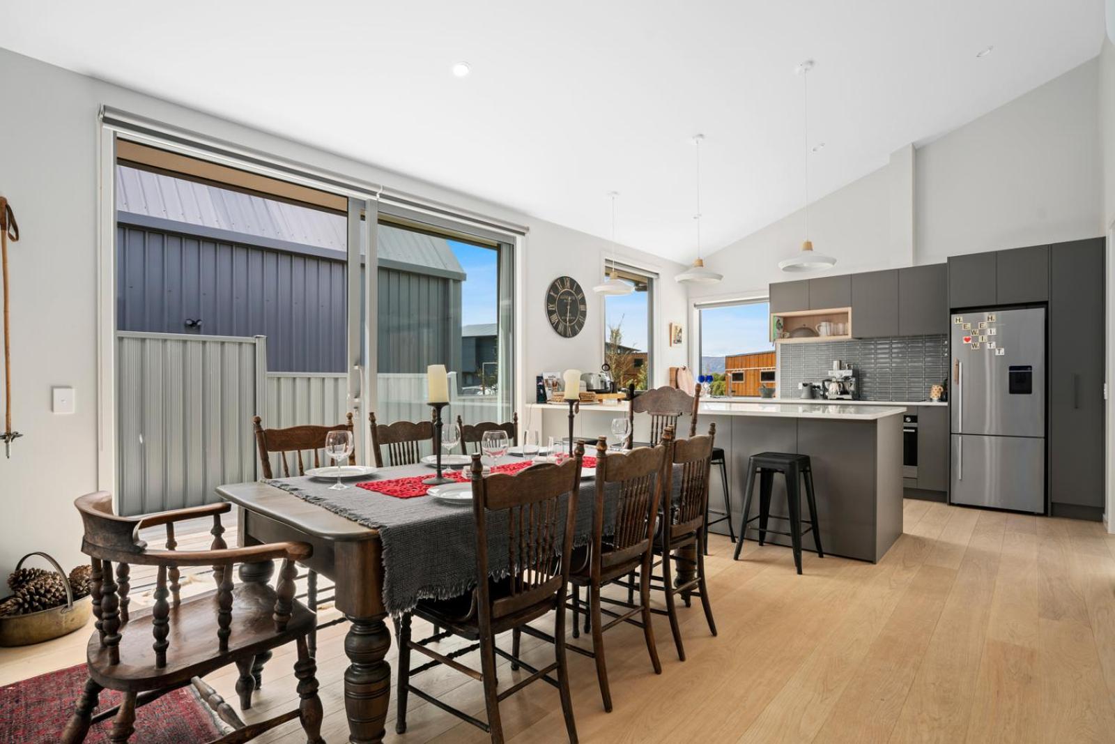 Carefree on Cleland - Wanaka Holiday Home view 5