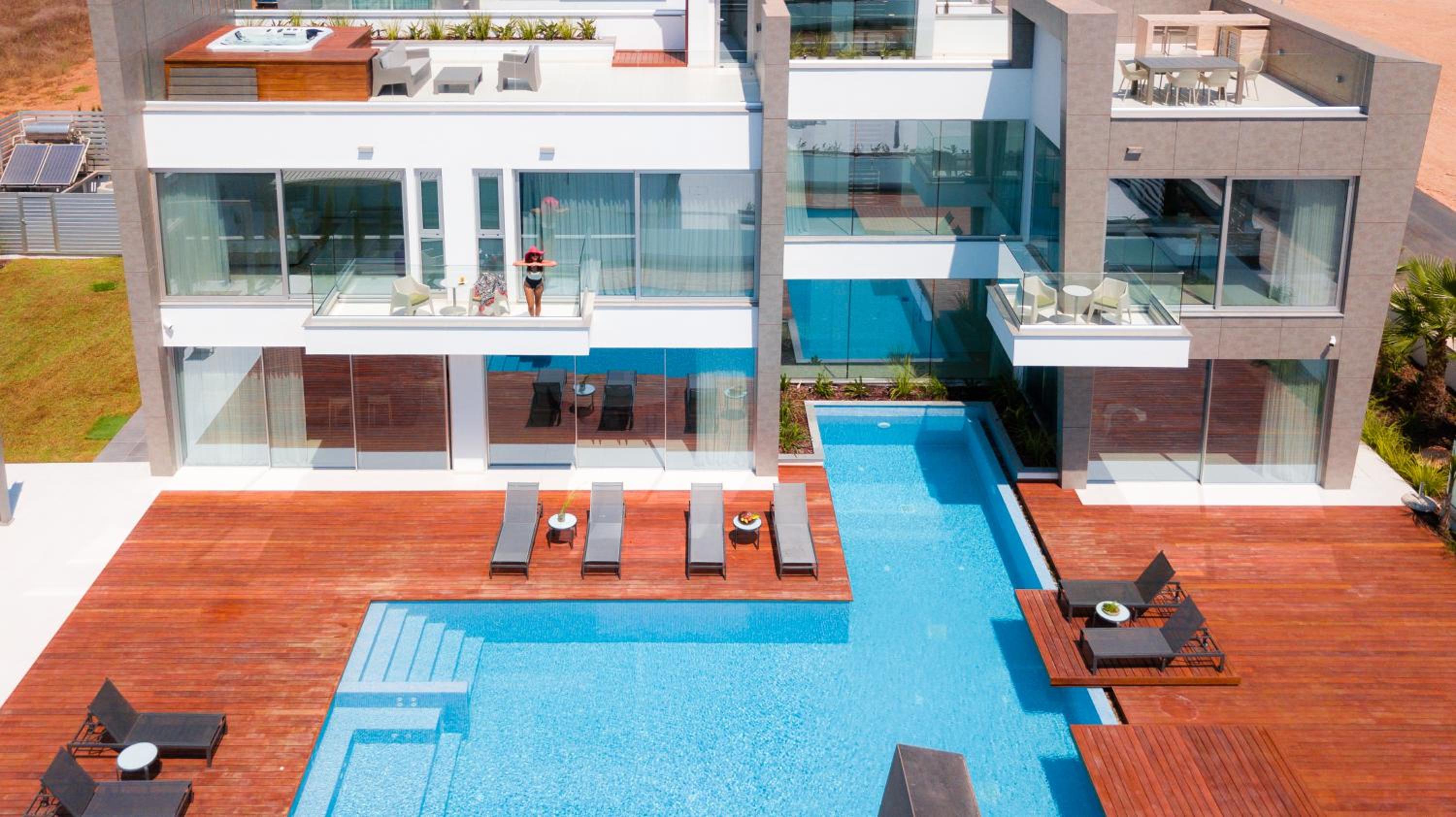 Cove Seaview Villas - Nautica