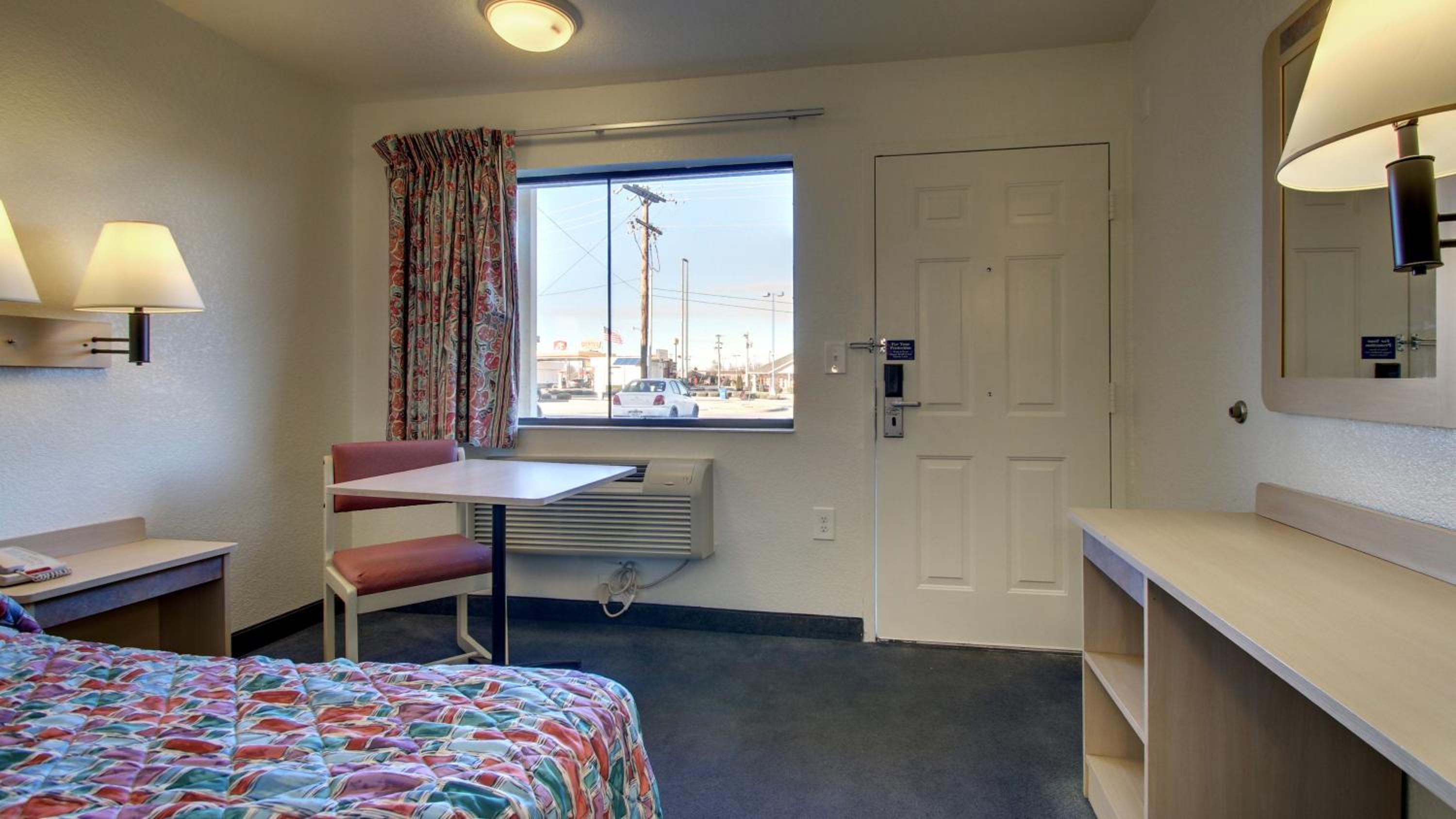 Motel 6-Owensboro, KY