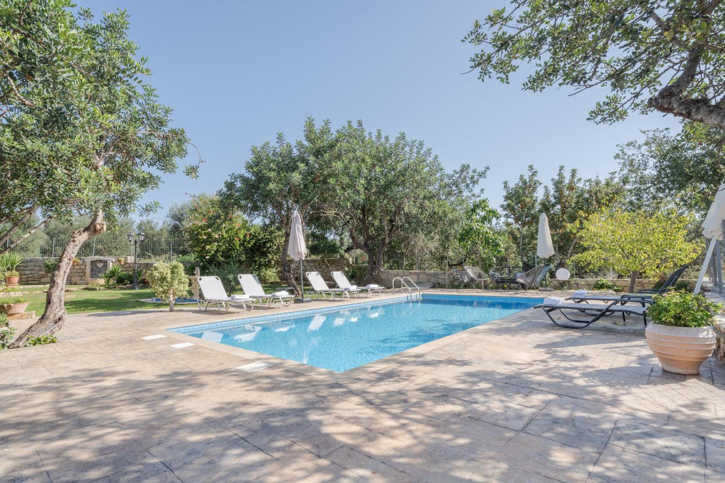 Villa Archodia - With Private Pool en Prinés — recepcion & lobby