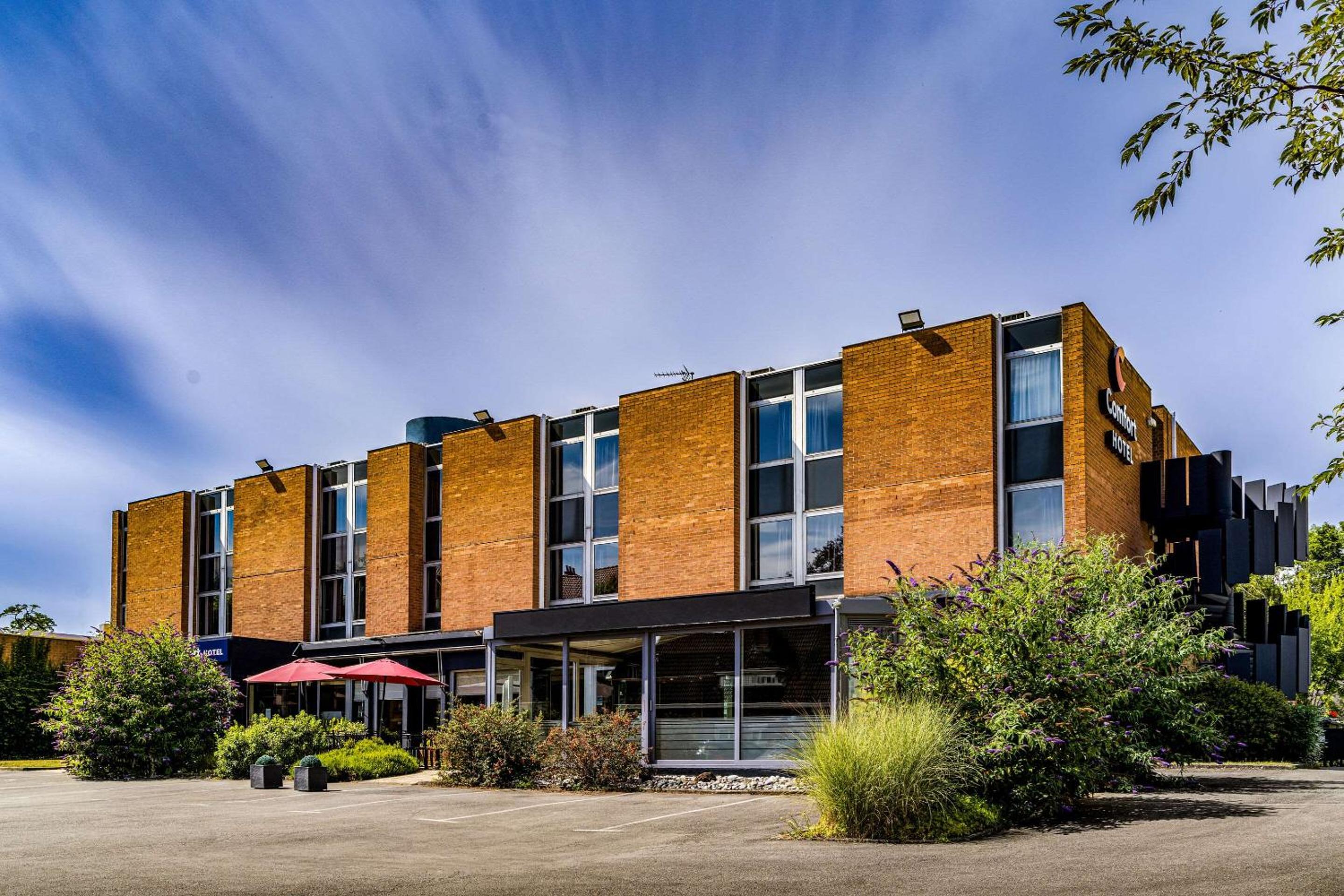 Hotel Comfort Hotel Lille L'Union - Image 1