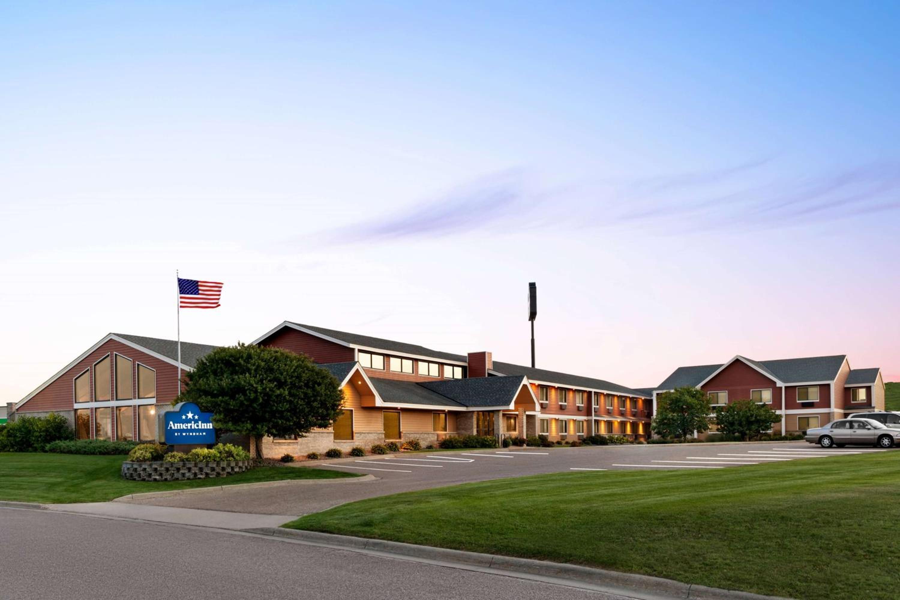 Alexandria Vacations - AmericInn by Wyndham Sauk Centre - Property Image 3