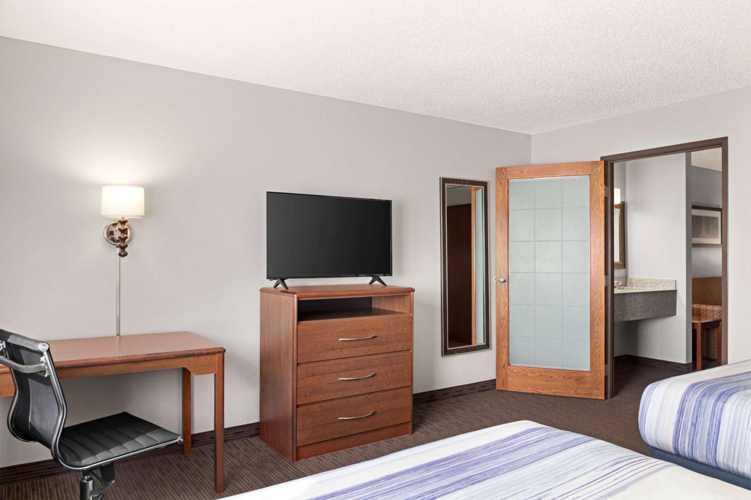 AmericInn by Wyndham Sauk Centre - Property Image 1