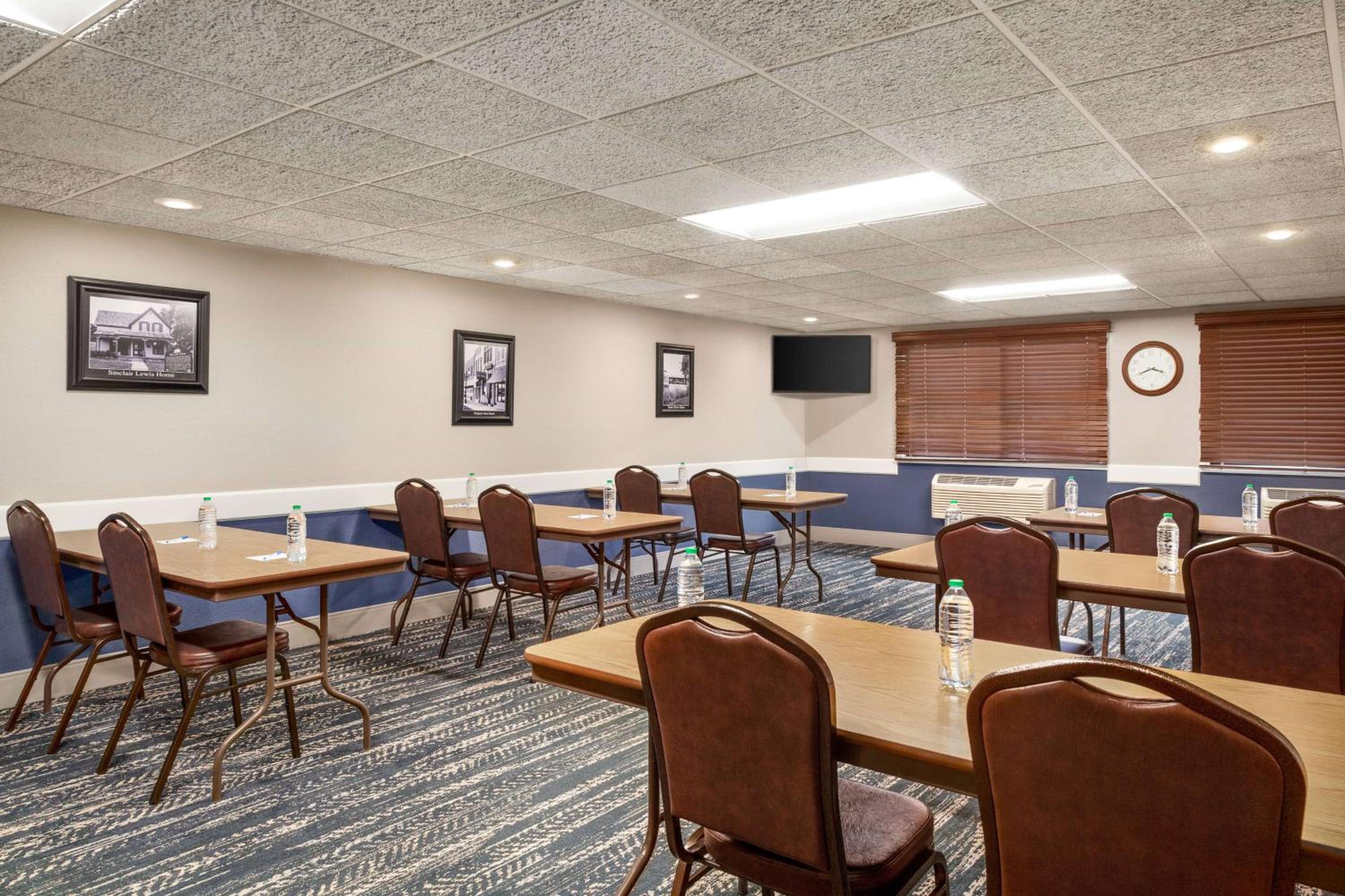 AmericInn by Wyndham Sauk Centre - Property Image 7