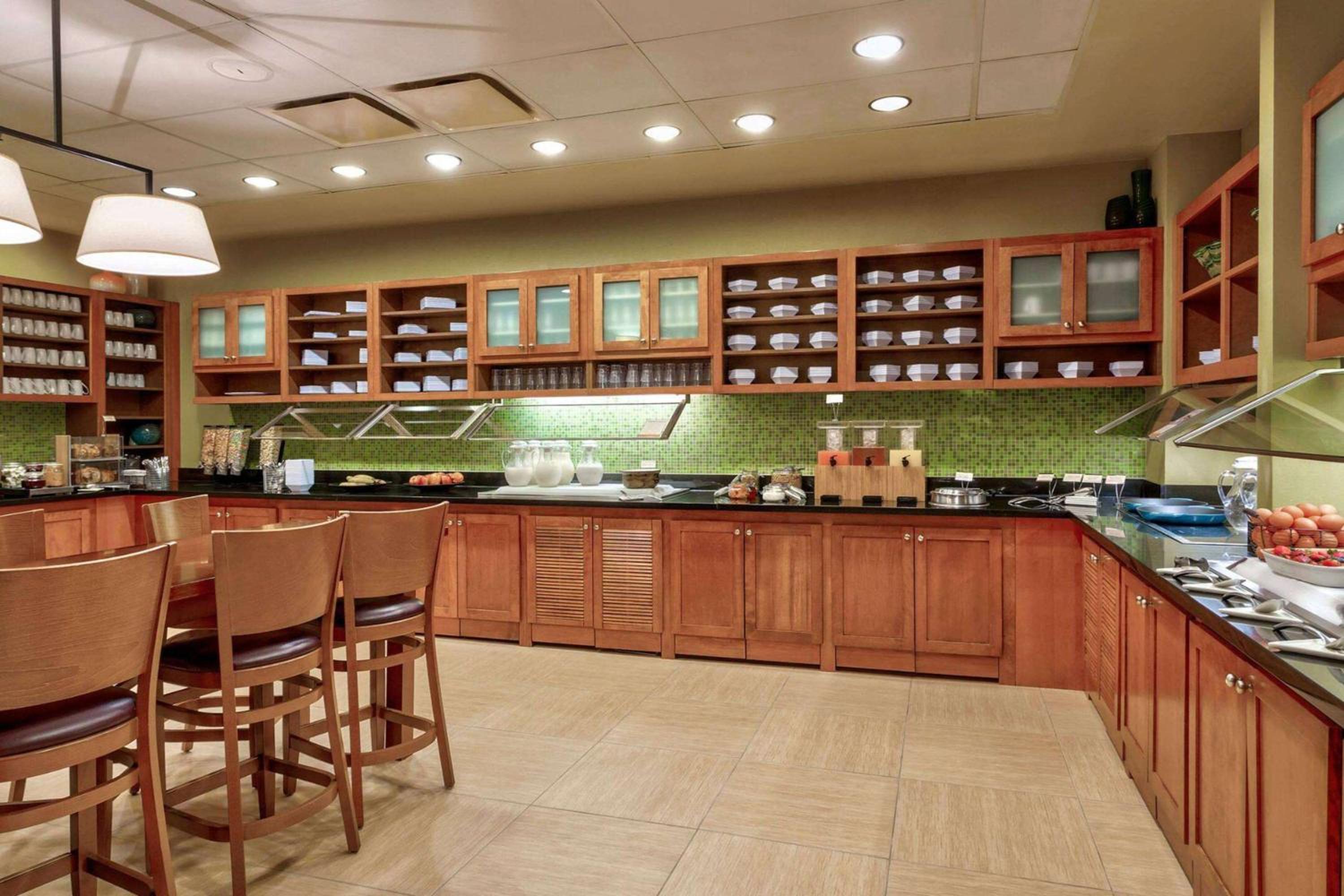 Kansas City Vacations - Wyndham Garden Kansas City Airport - Property Image 20