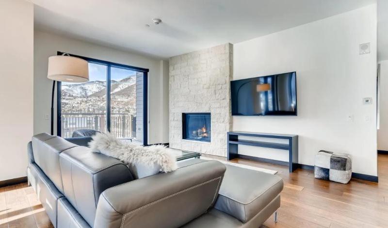 Vail Lion 3 Bedroom Mountain Vacation Rental Just Steps From The Eagle Bahn Gondola view 3