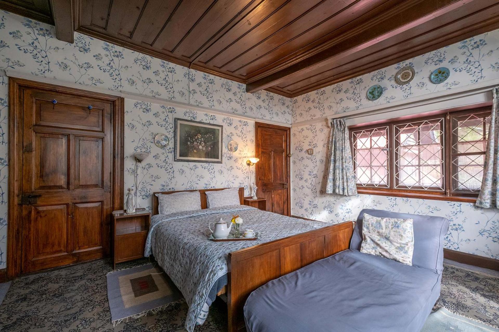 Northwood Cottage by VEO - 3BR Vinatge Interiors 120 years old Heritage Villa with inhouse cook view 2