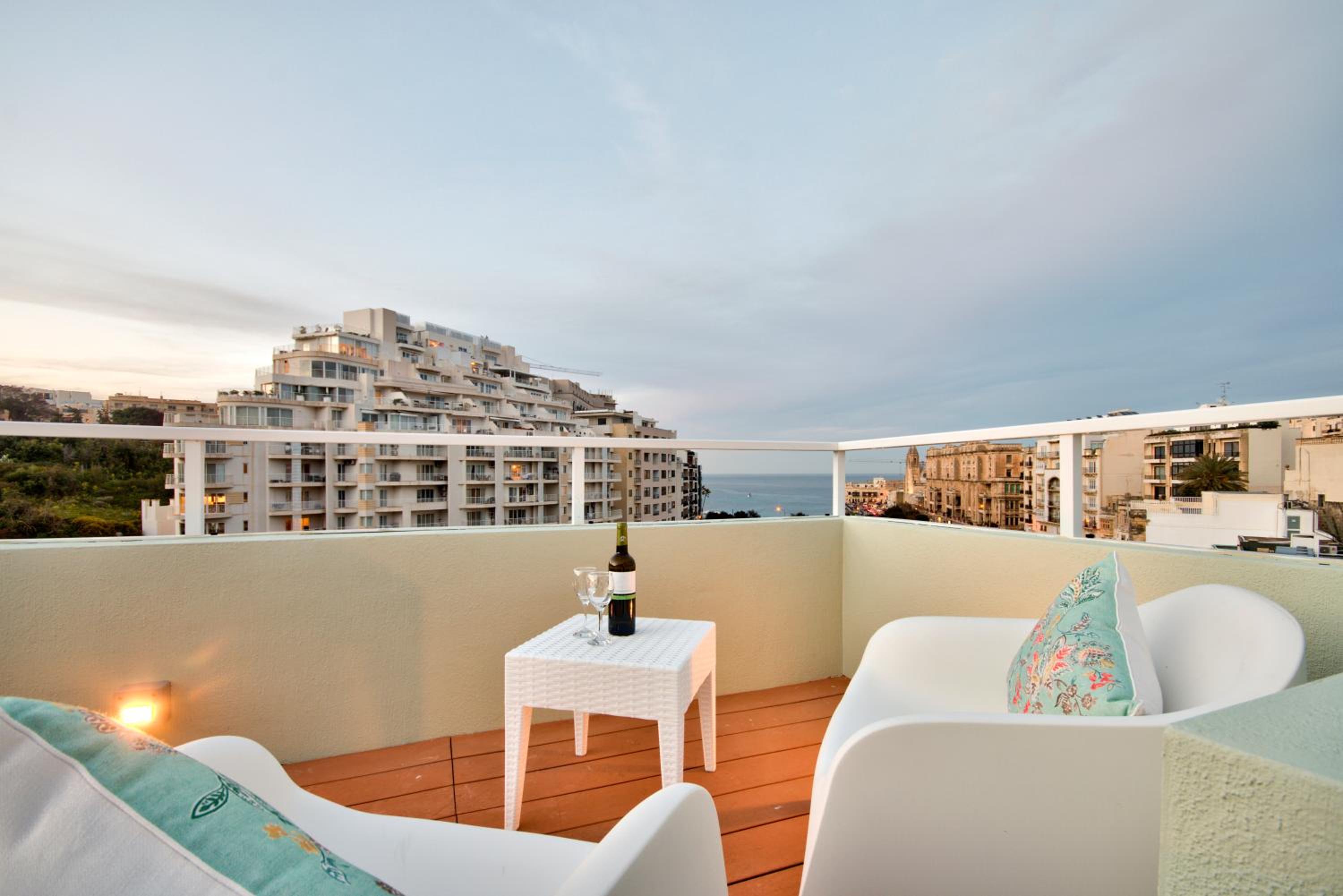 St Julians Seaviews HillTop House — St Julian's