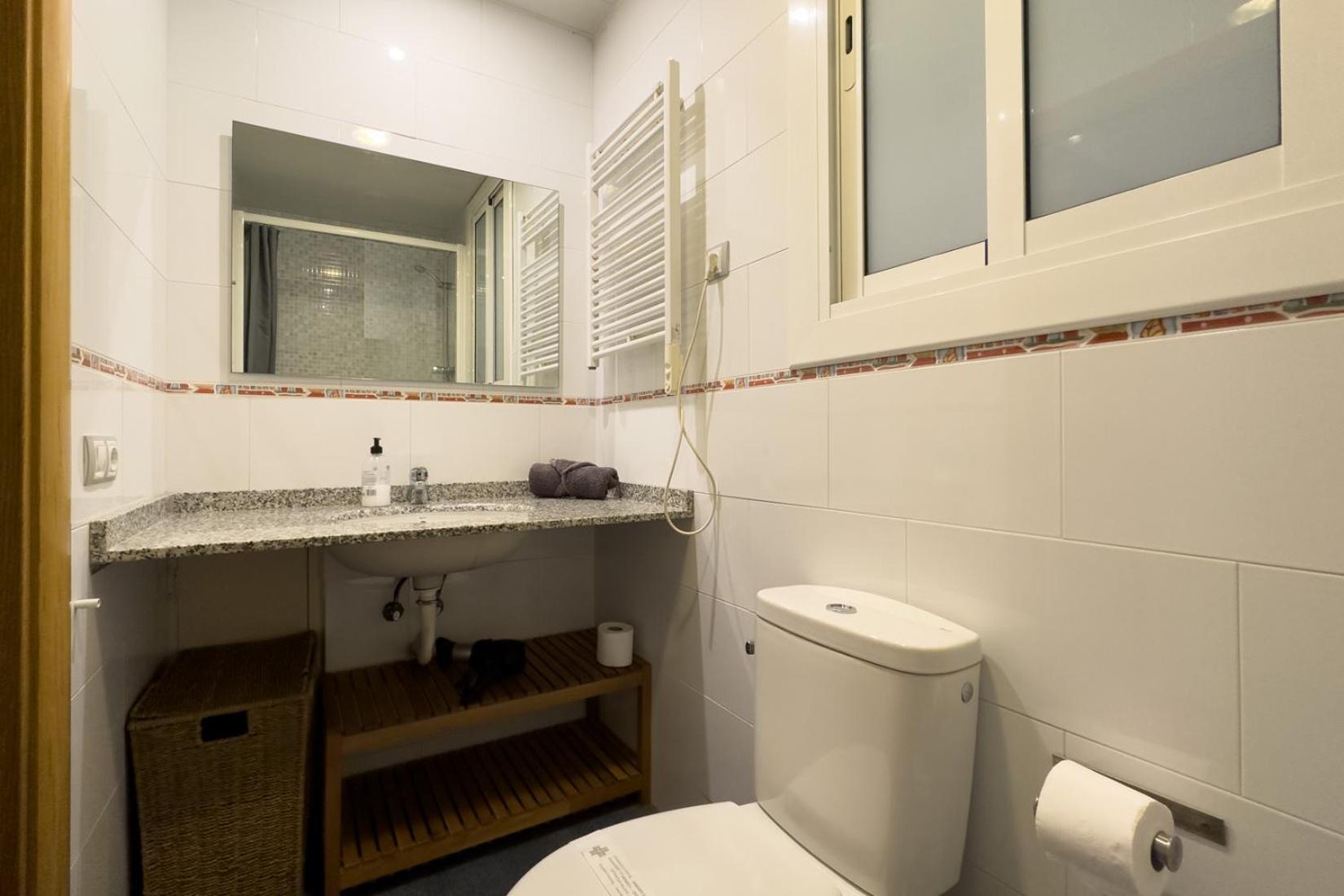 ApartEasy - Central Gracia Apartments