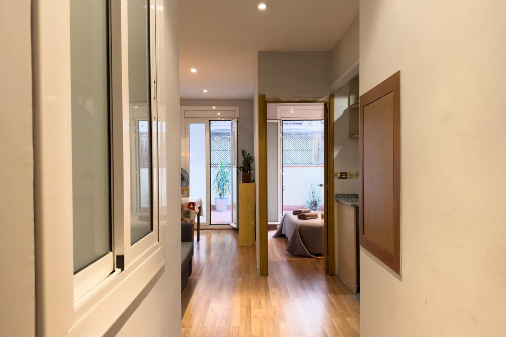 ApartEasy - Central Gracia Apartments