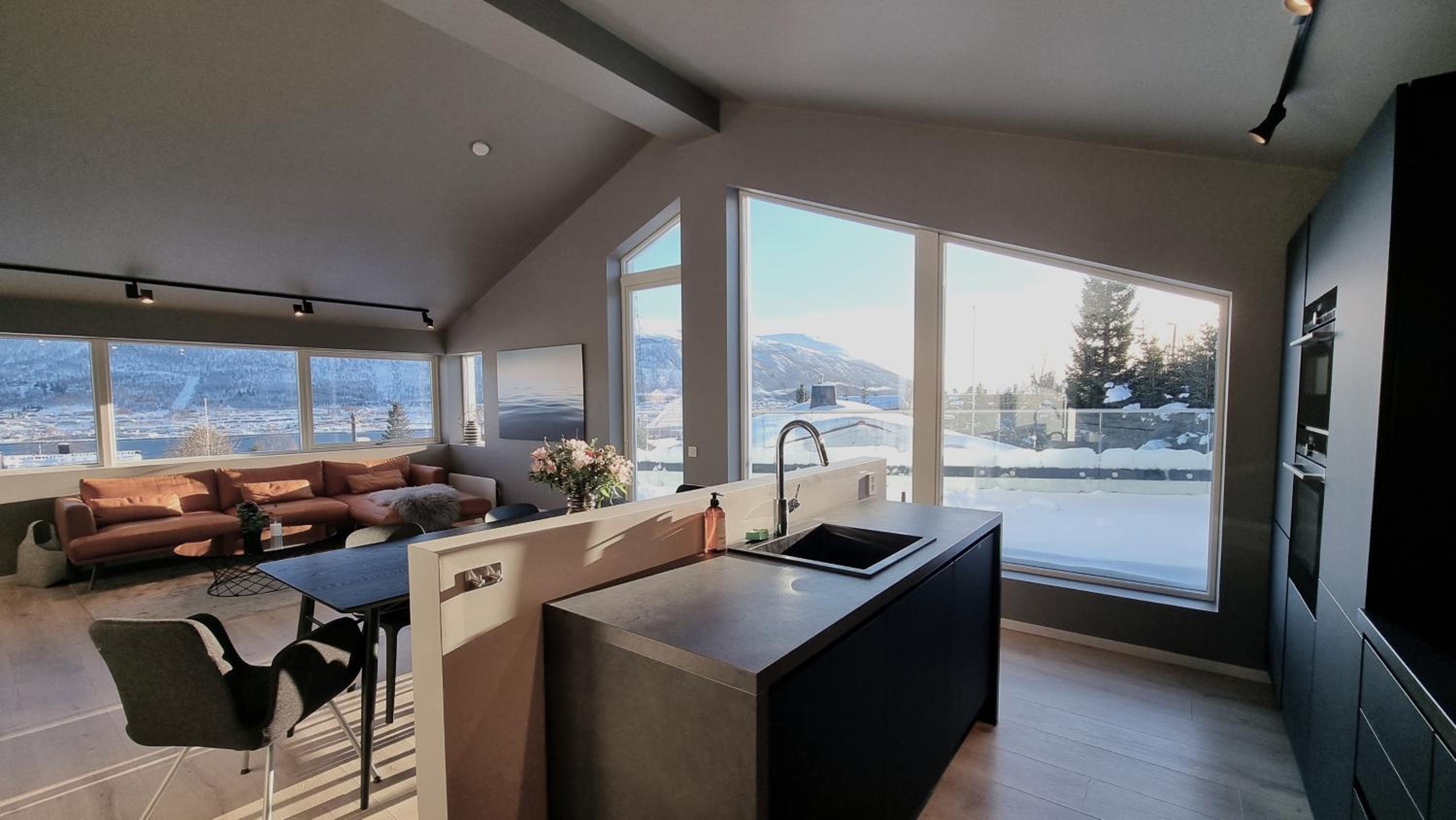 Staying Apt 5 - New and modern view 5