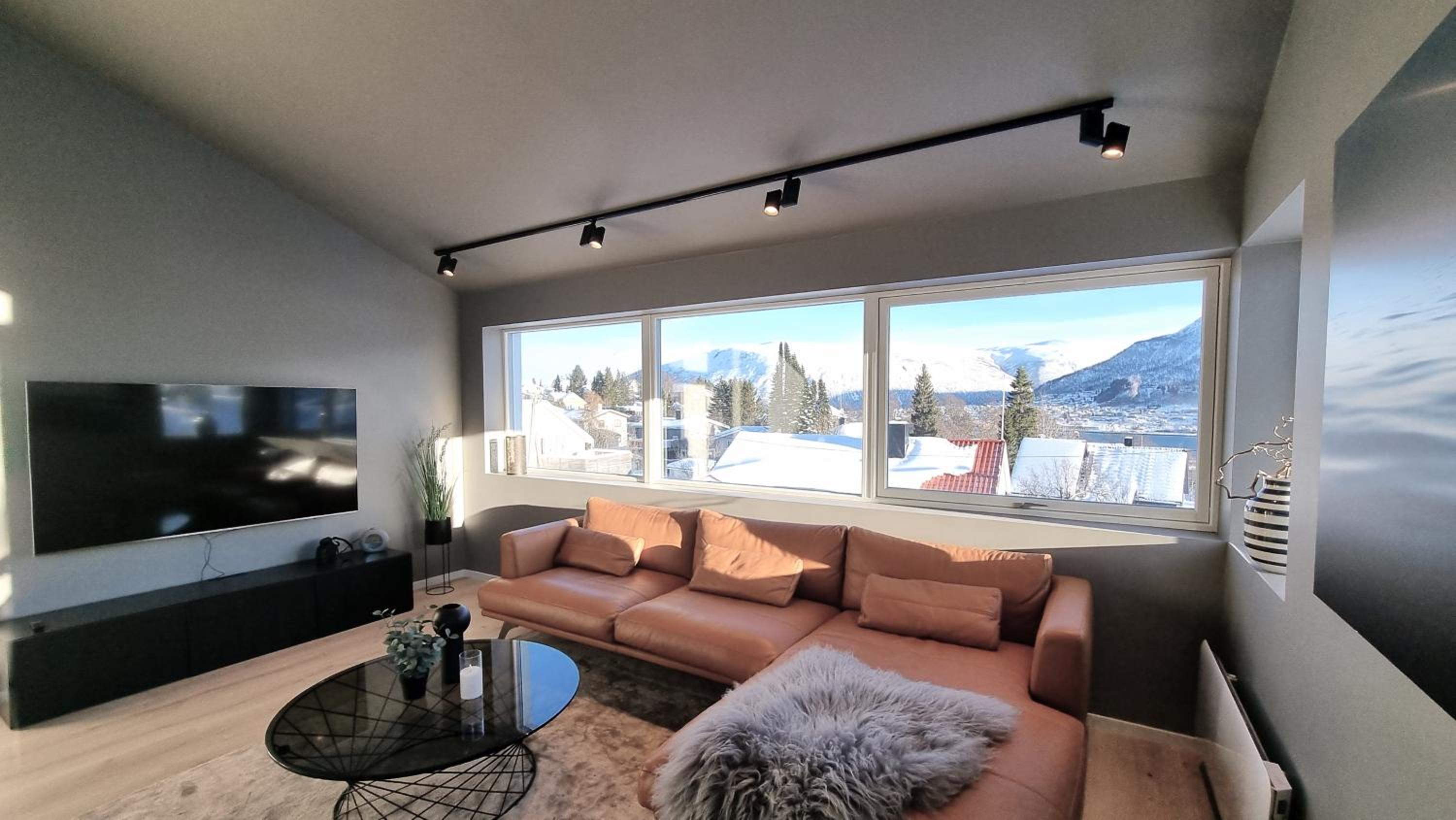 Staying Apt 5 - New and modern view 3