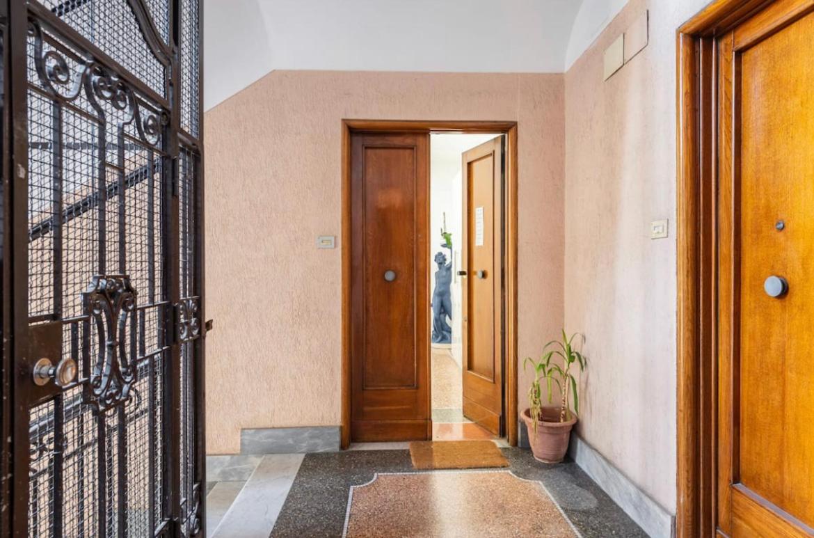 Roma private rooms