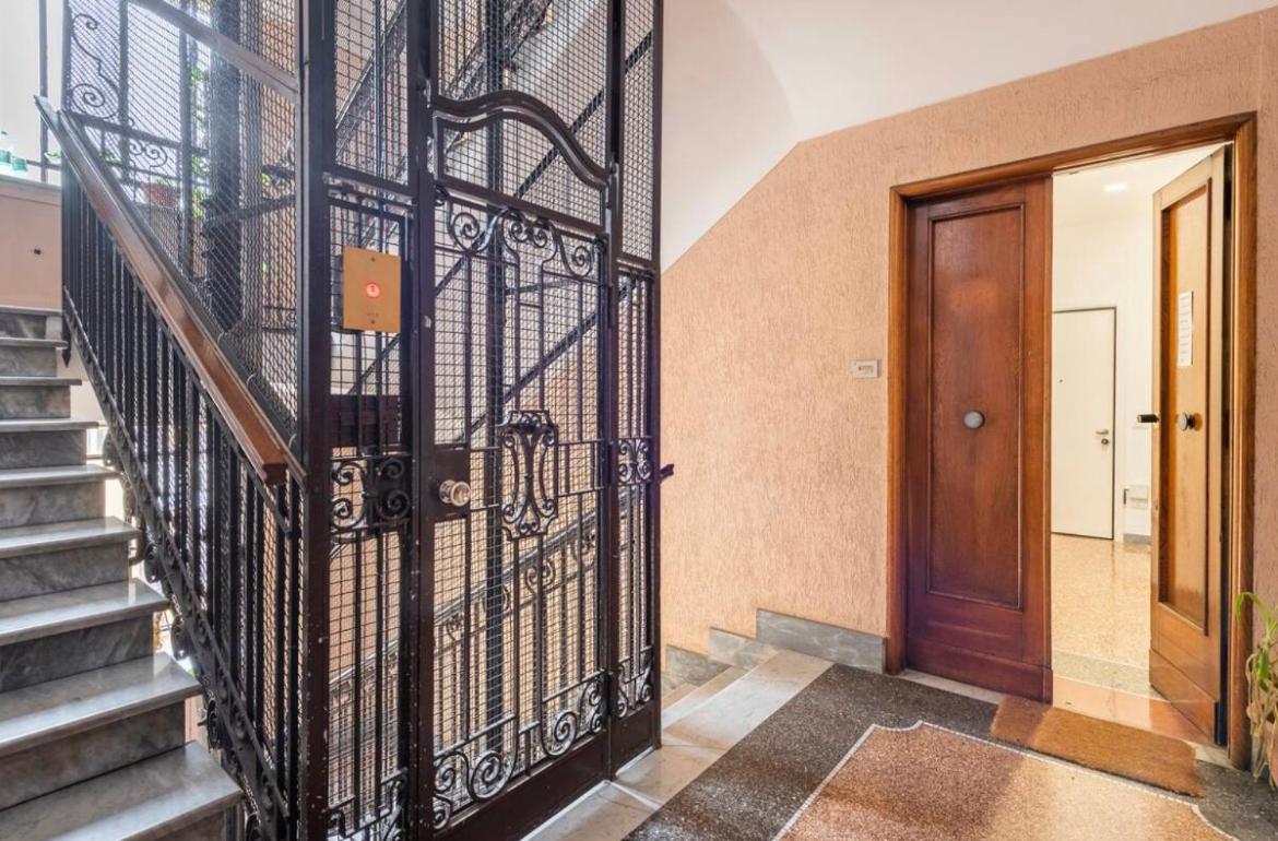 Roma private rooms