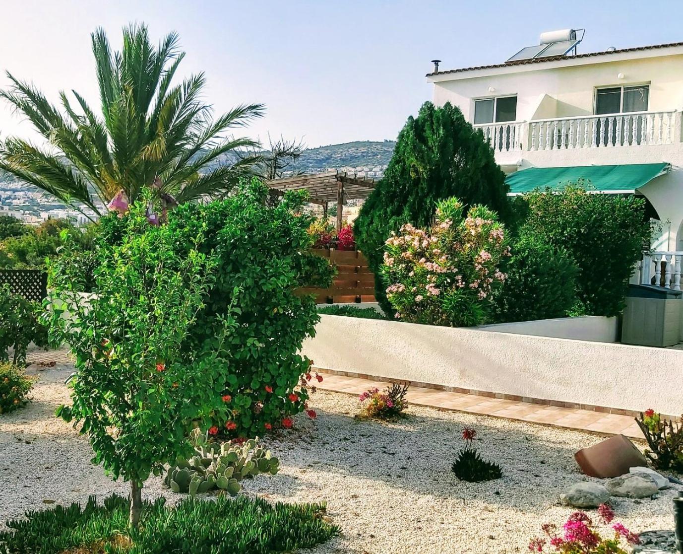 A Heaven on Earth Ενας επιγειος παραδεισος
