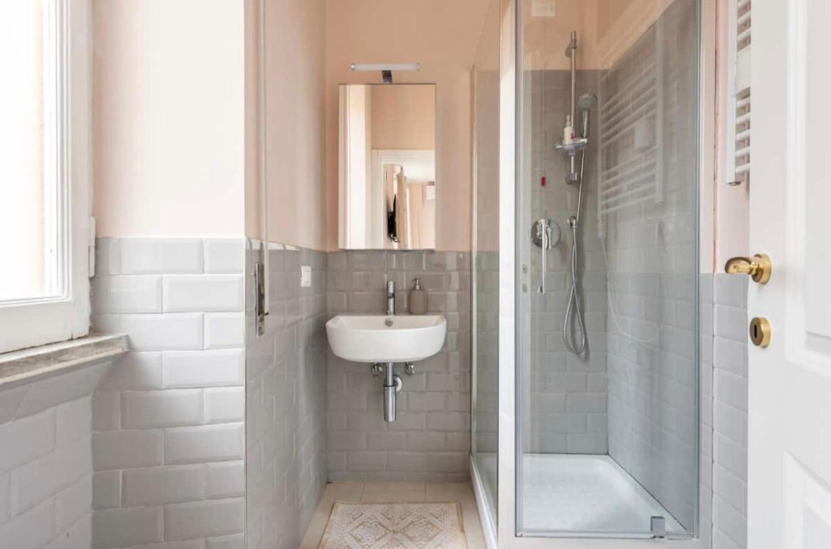 Roma private rooms