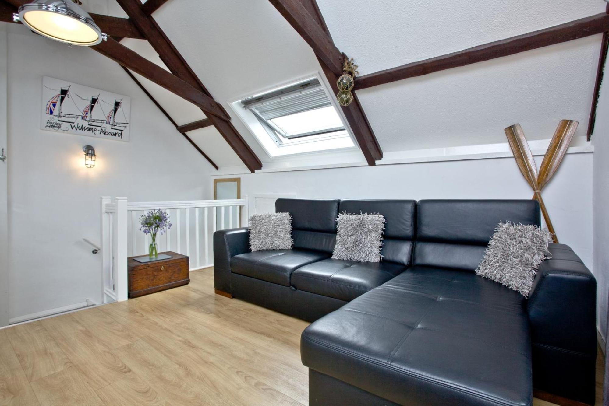 Anchor Cottage, Strete, Dartmouth - 1 Pet Accepted - Free WiFi & Parking view 3