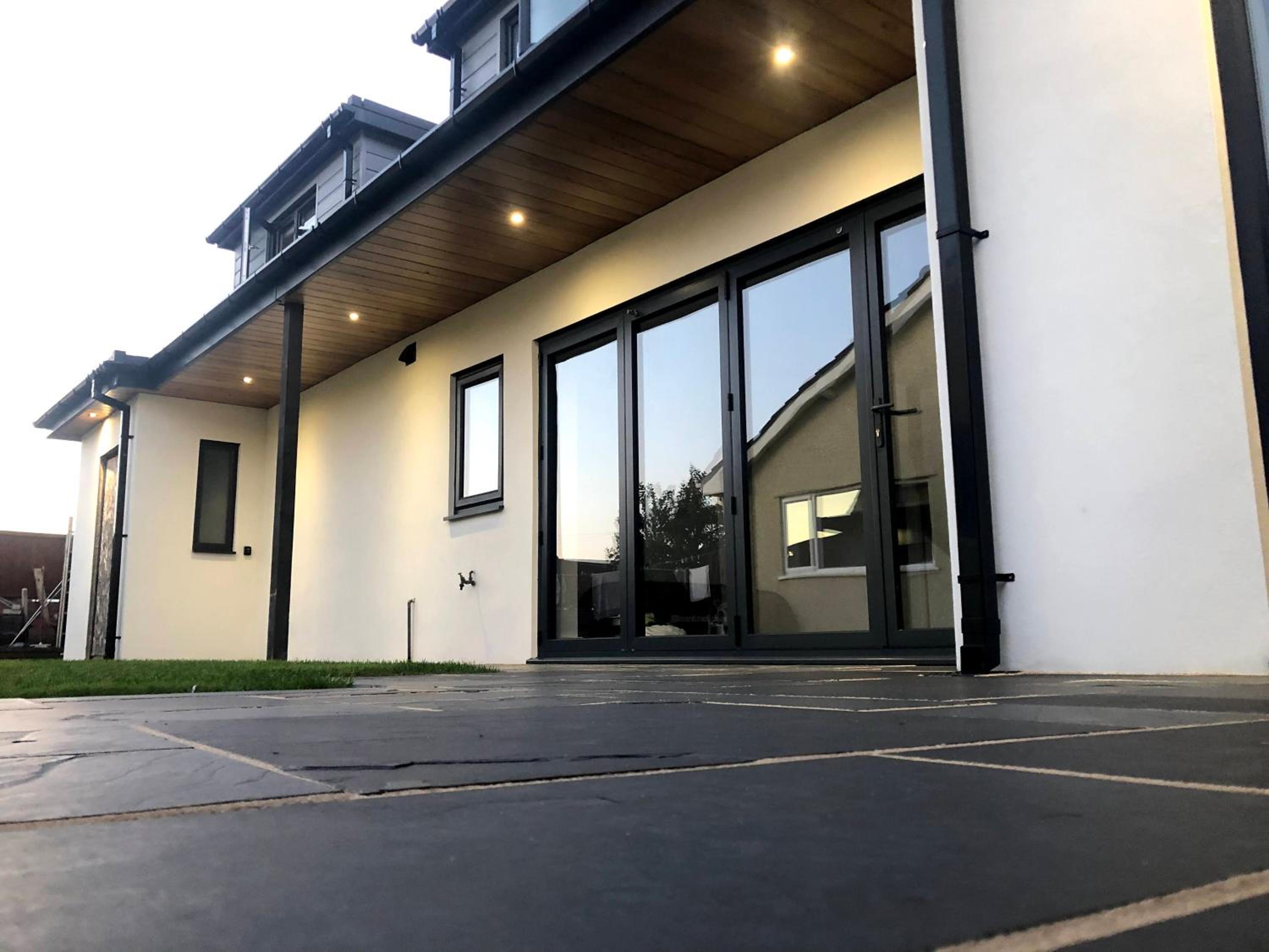 Surfers Lodge - Rest Bay, Porthcawl view 4