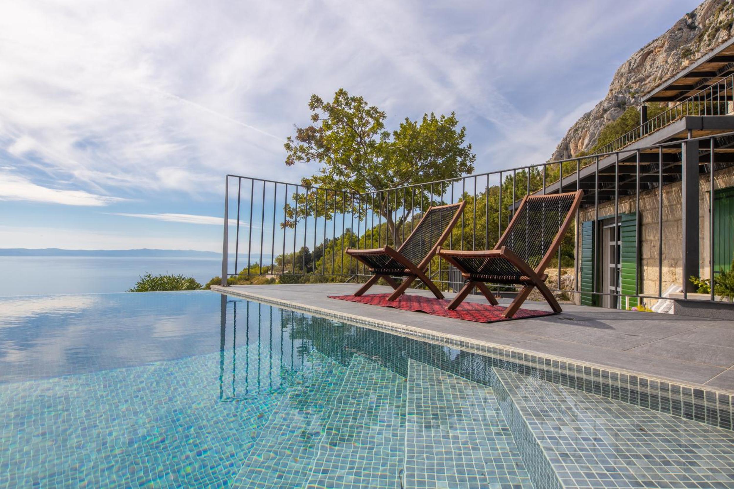 VILLA 2M view 3