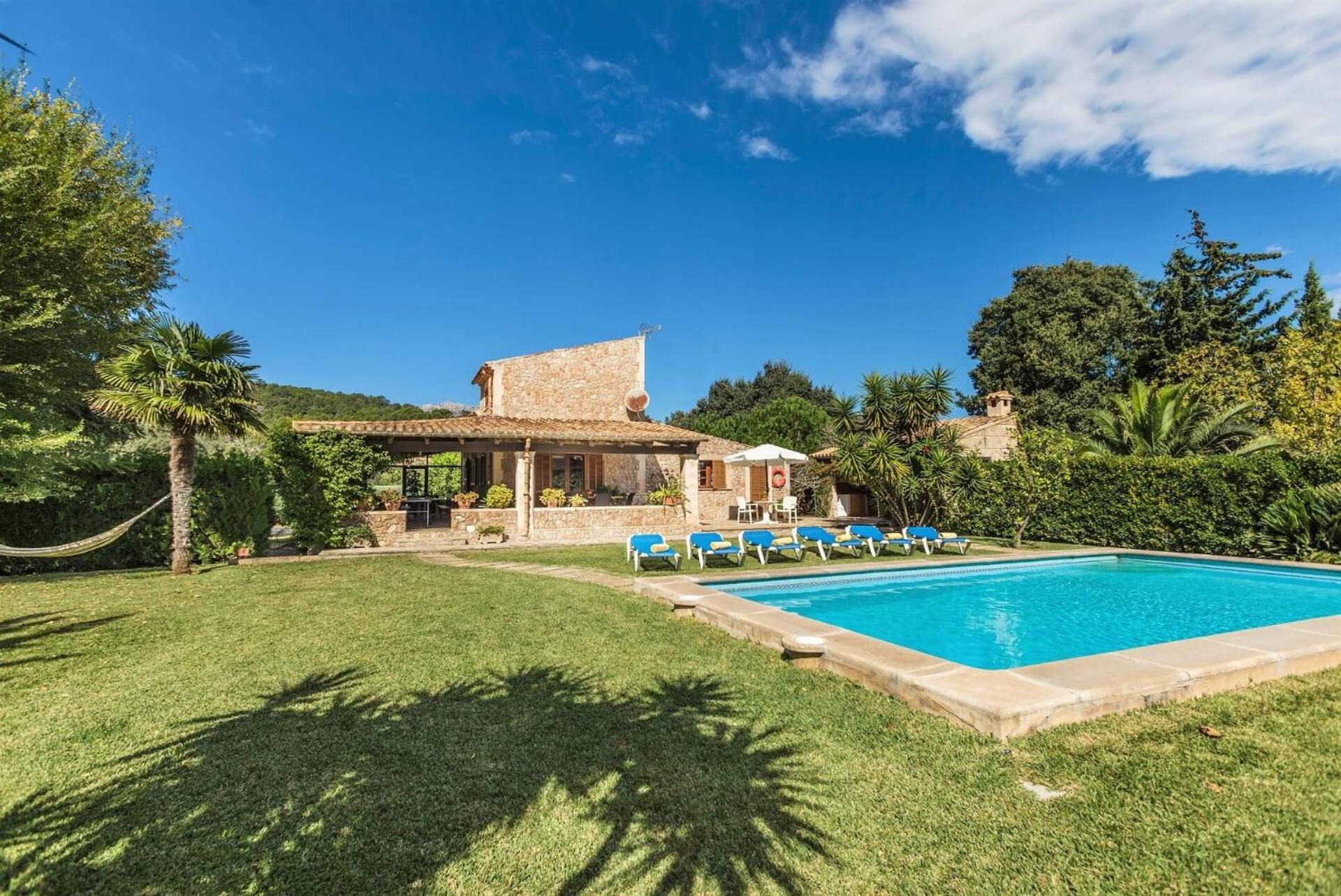 Delightful Mallorca Villa Colonya 3 Bedrooms Amazing Mountain Countryside Views Puerto de Pollensa