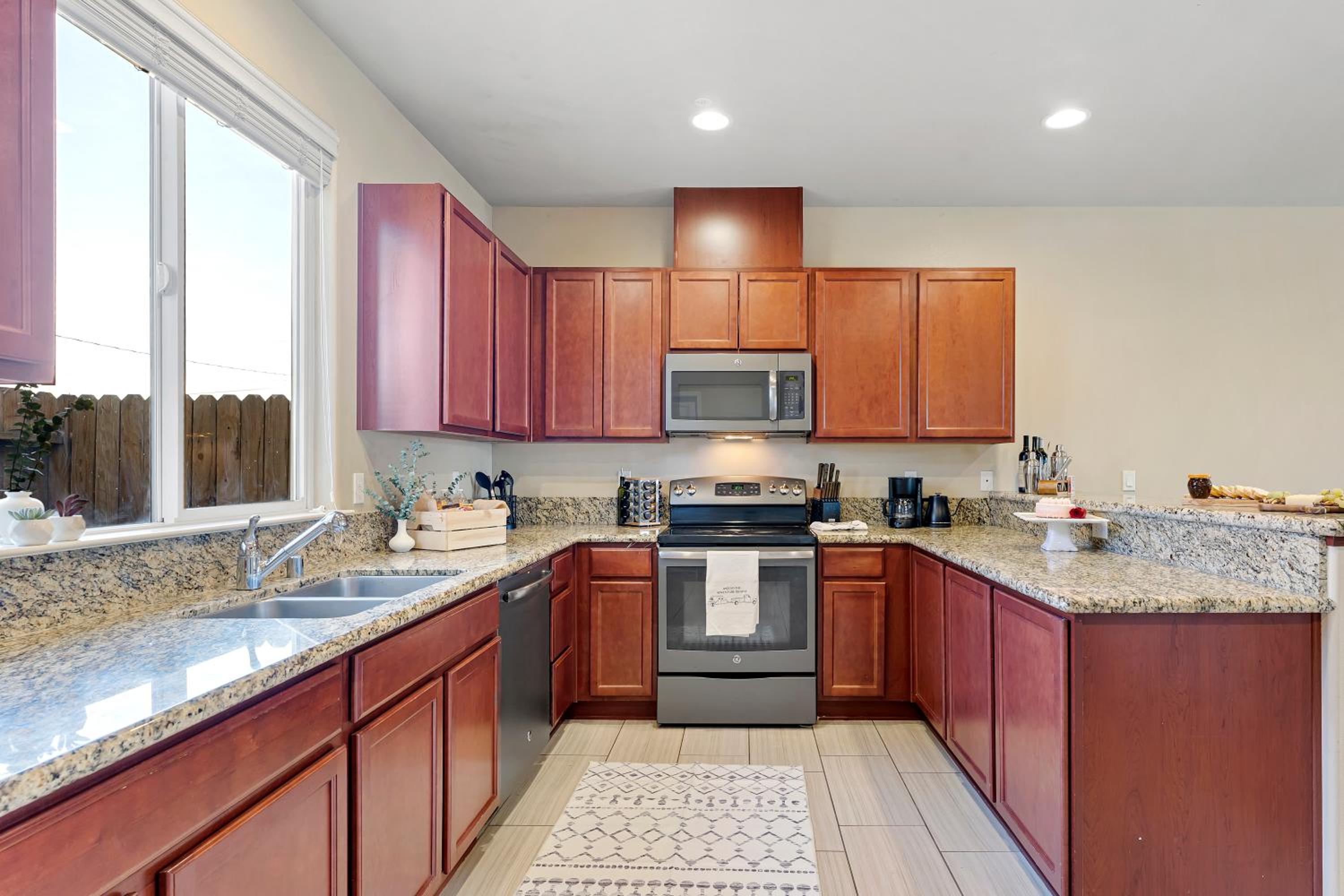 High End Midtown Home With Fireplace And Ensuite Baths view 3