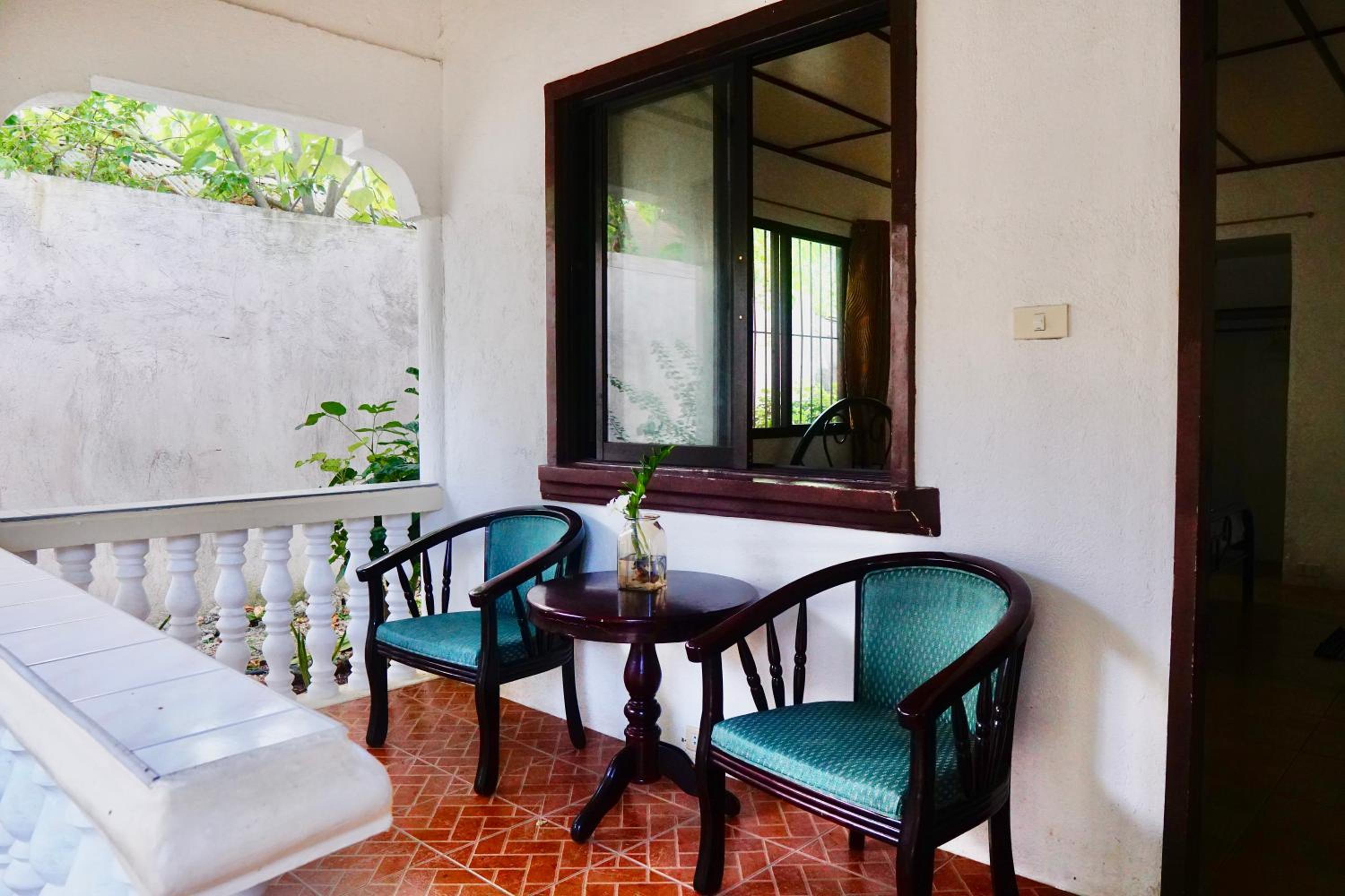 Nature Haven Villa - Flower Garden