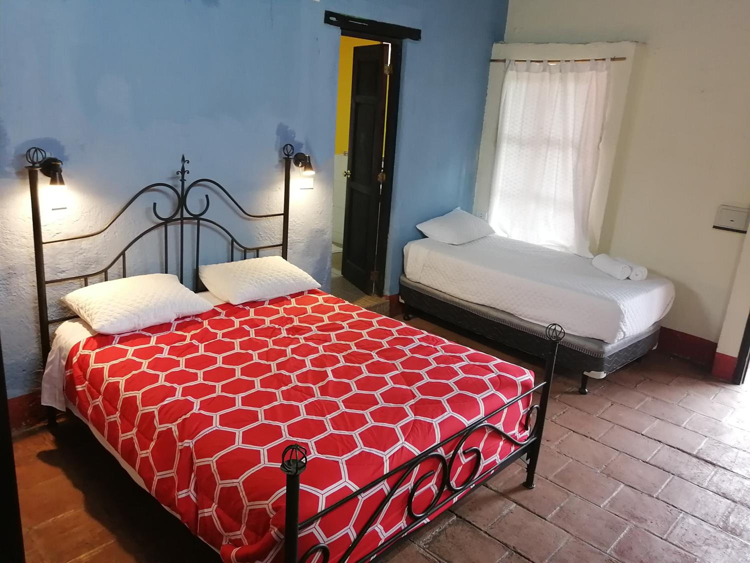 Hostel Hopa Antigua view 2