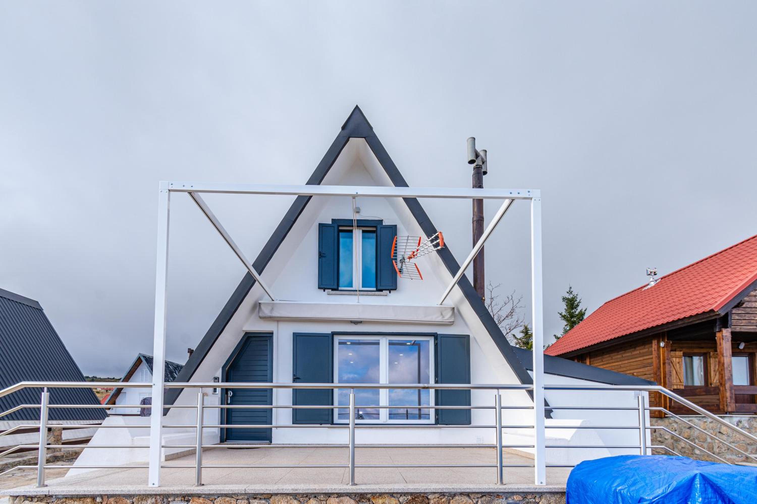 Bungalow QJ view 2