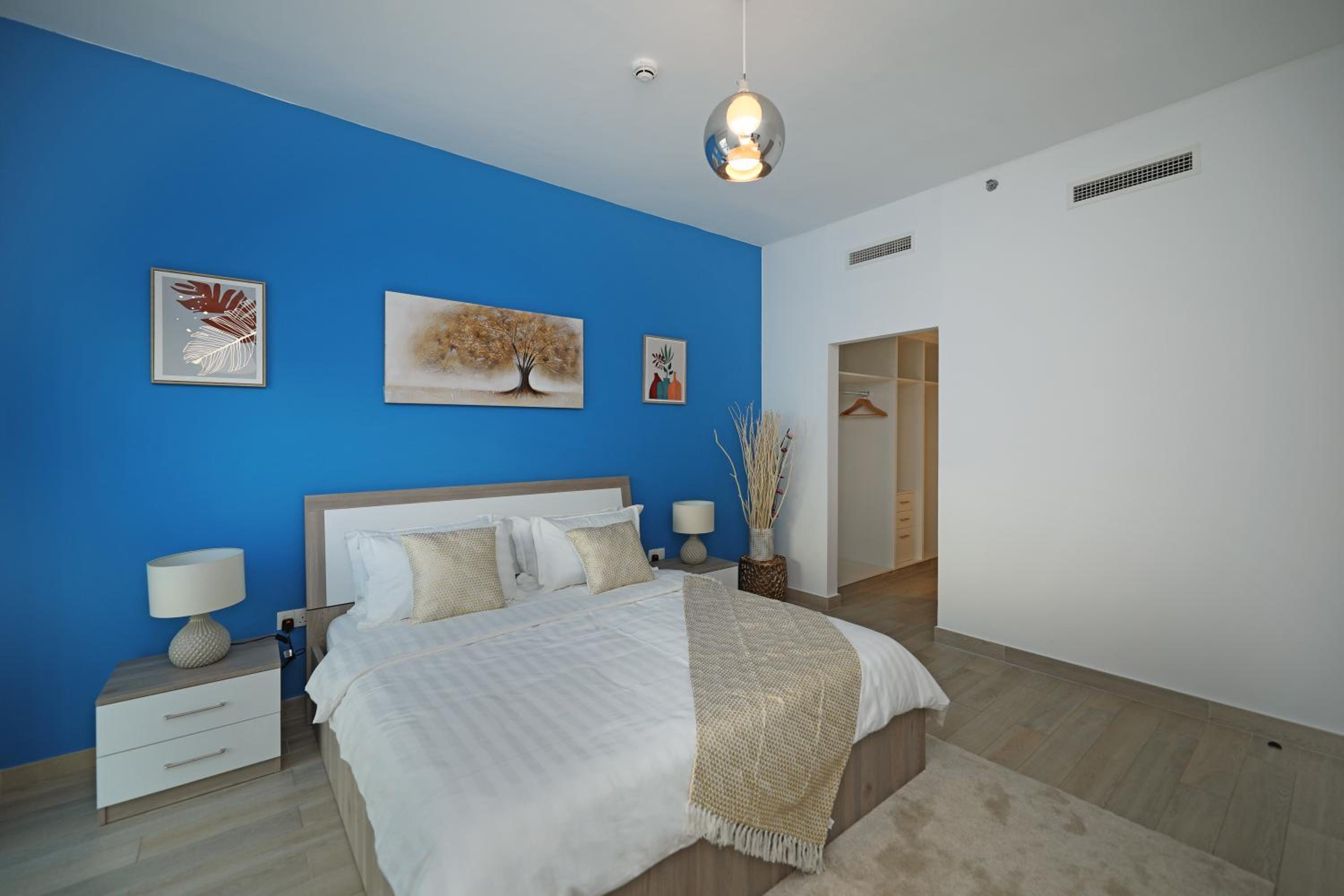 Yas Island - 2 Bedrooms, 2 toilet with shared Pool & Parking