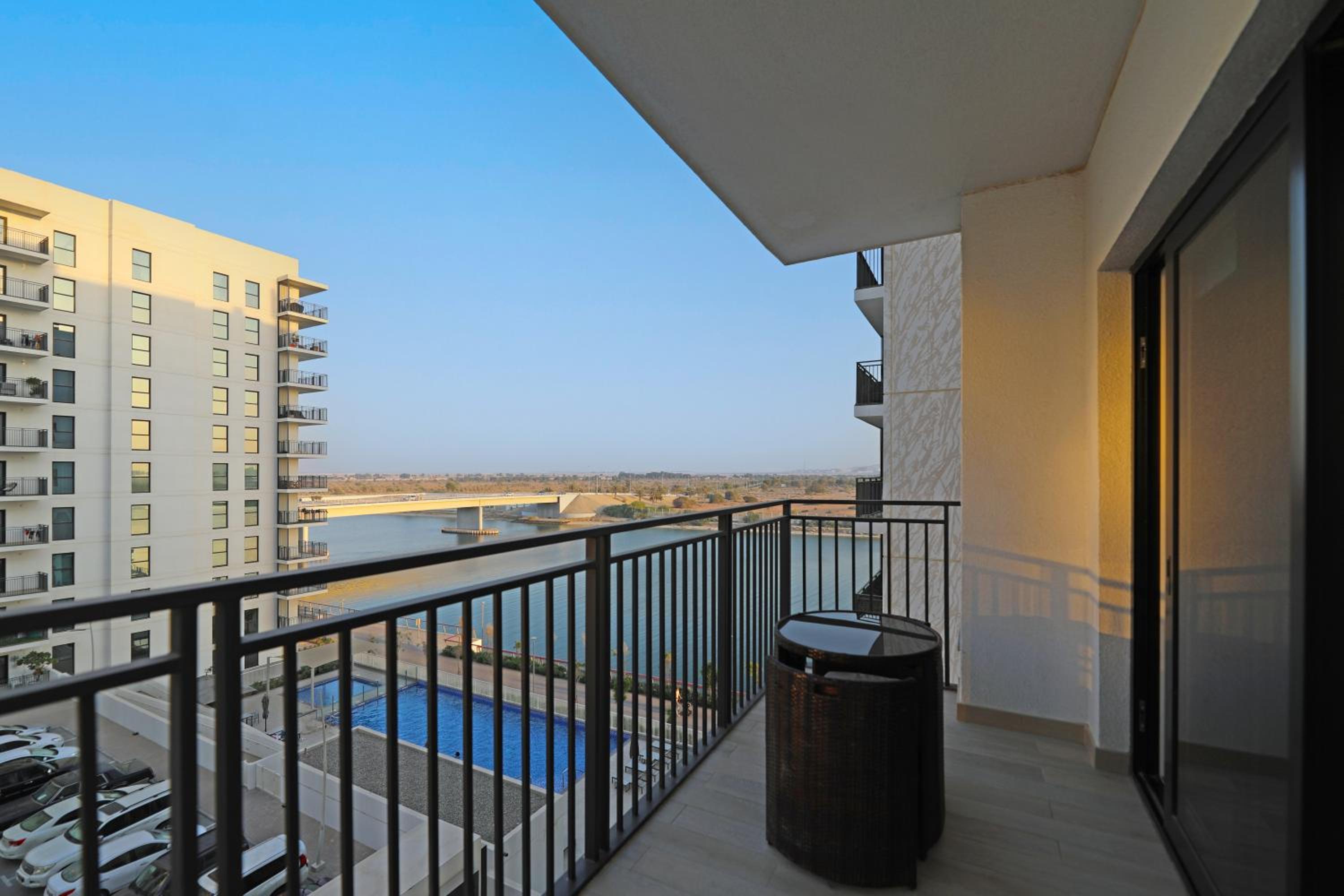 Yas Island - 2 Bedrooms, 2 toilet with shared Pool & Parking