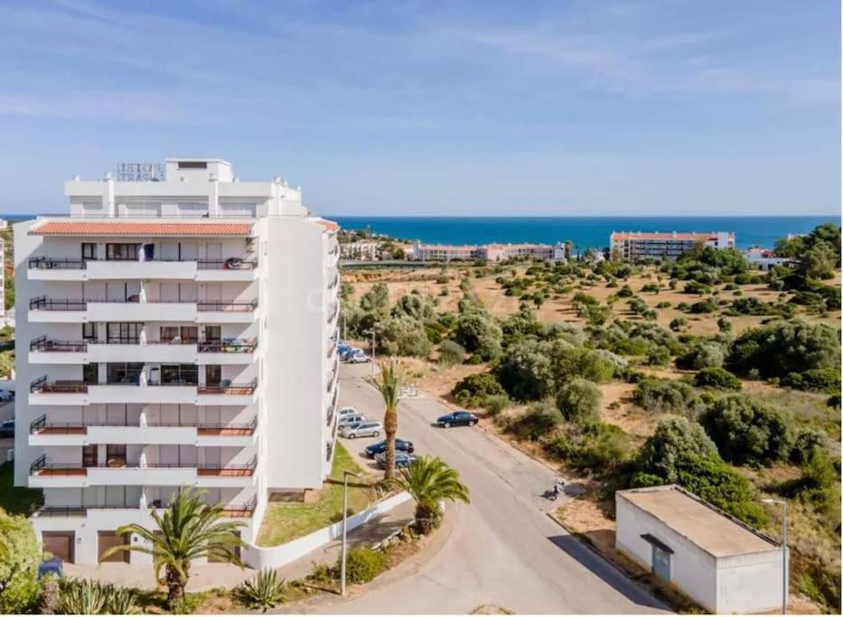 Cozy apartment with seaview 300m from Vau beach