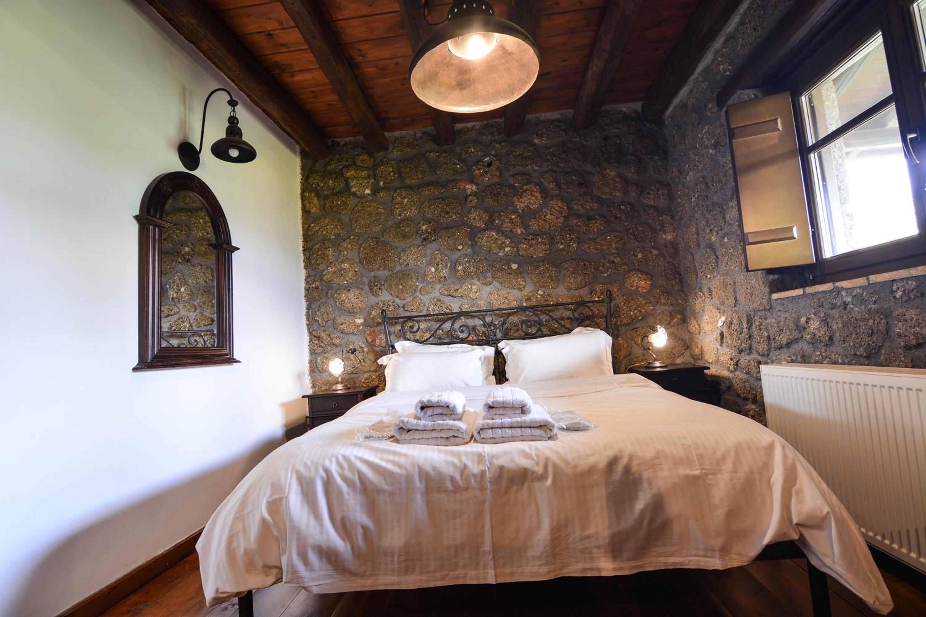 Pera Alonia Guest House