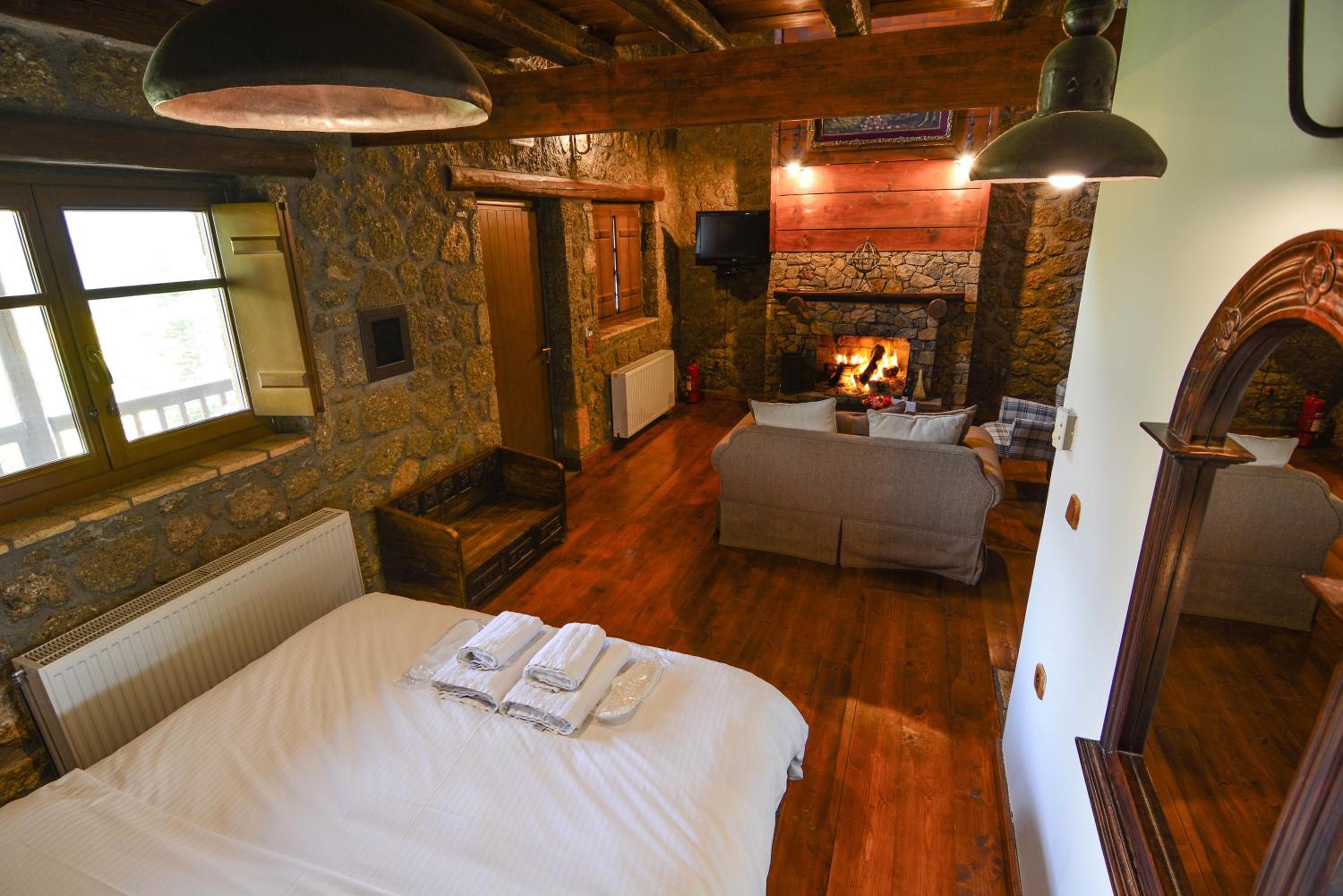 Pera Alonia Guest House
