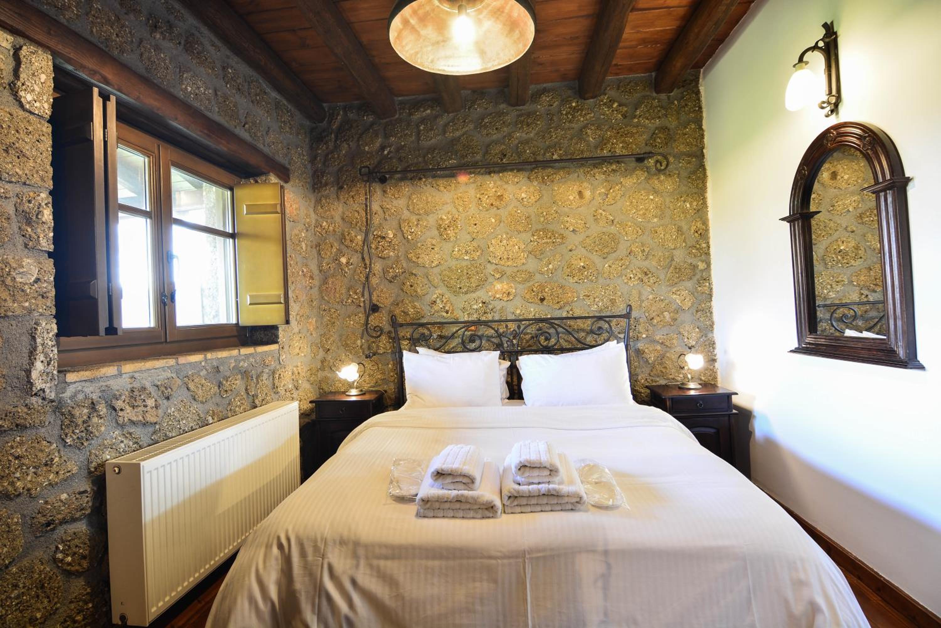 Pera Alonia Guest House